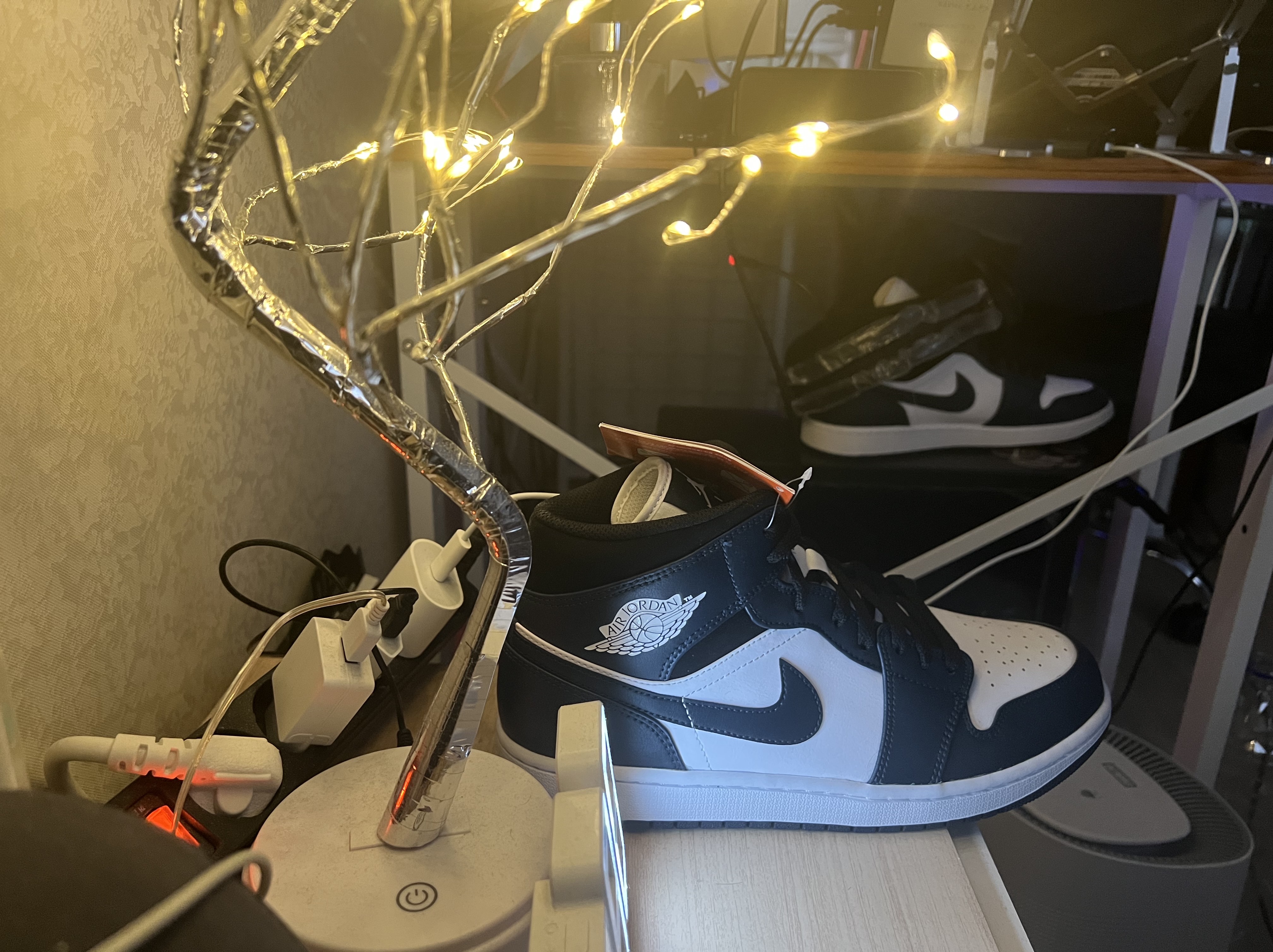 Jordan 1 Mid Gym Red Black White, (GS) Jordan 1 Mid Gym Red Black White 착용 스타일 - 2