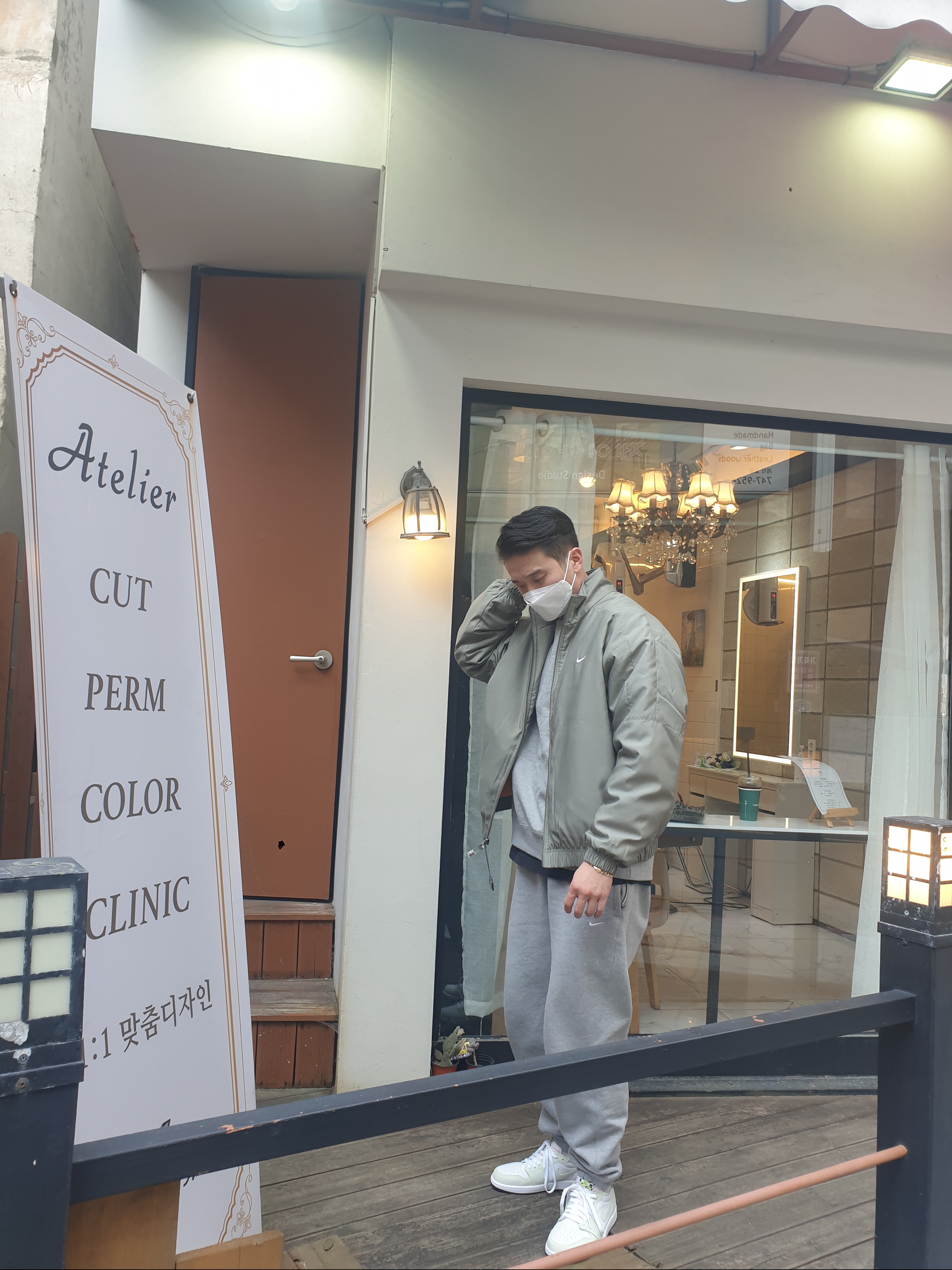 Nike NRG Solo Swoosh Satin Bomber Jacket Light Army - Asia, Nike NRG Solo Swoosh Fleece Pants Dark Grey Heather - Asia 착용 스타일