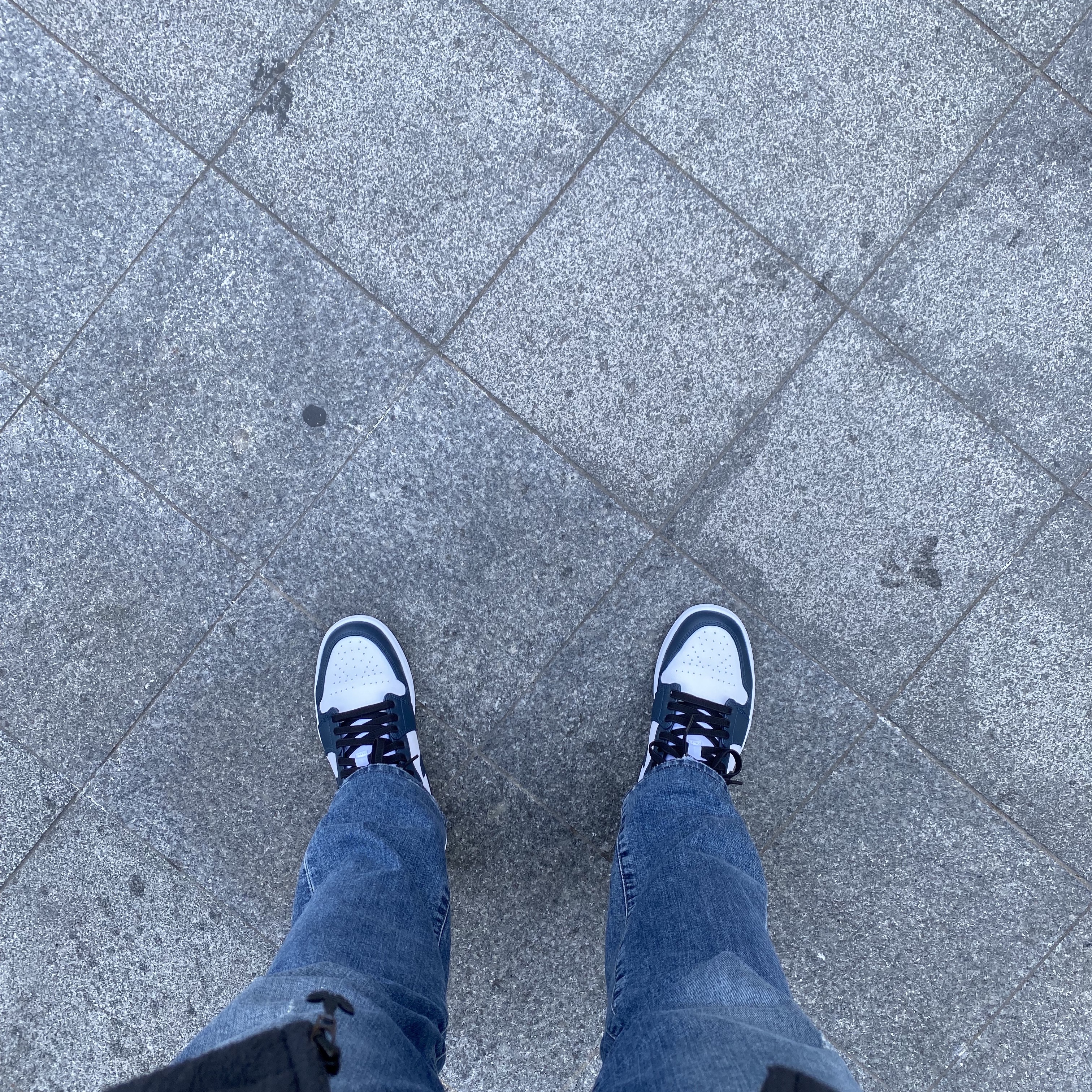 Jordan 1 Mid Dark Teal 착용 스타일