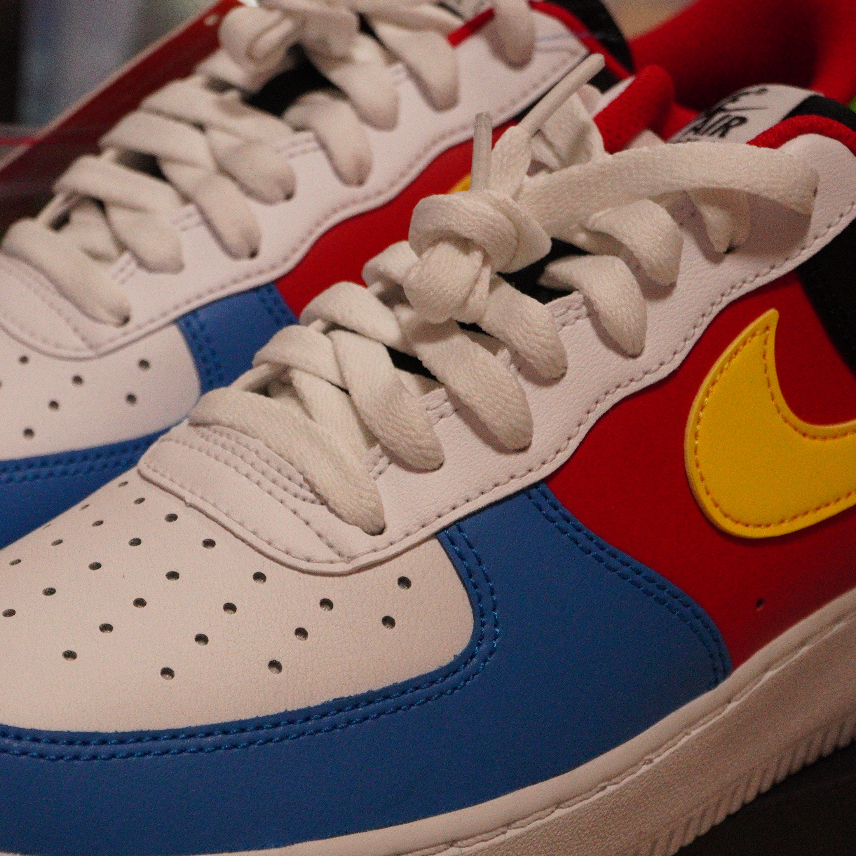 Nike x UNO Air Force 1 '07 QS White Yellow Zest 착용 스타일 - 2