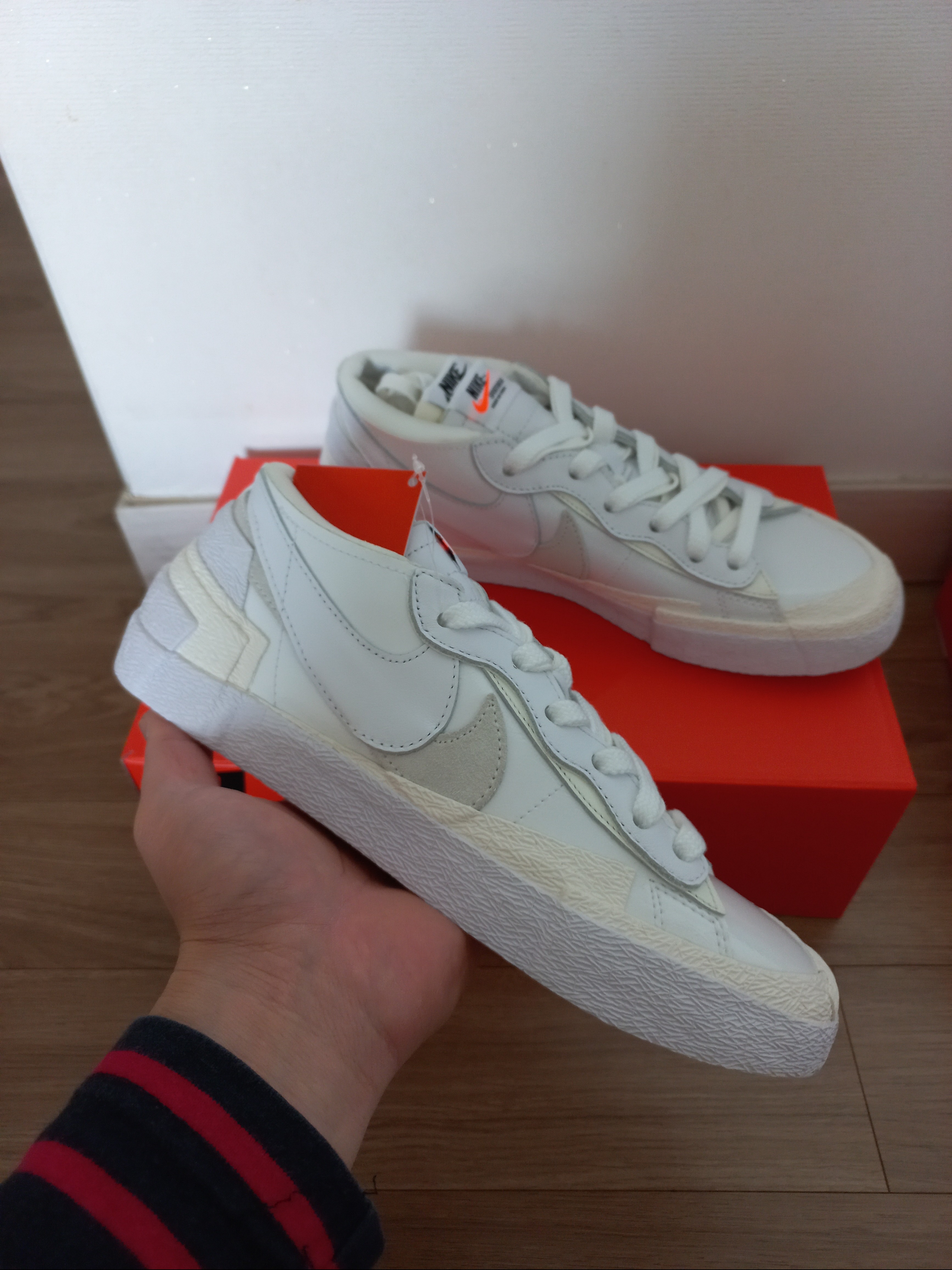 Nike x Sacai Blazer Low White Patent Leather, Nike x Sacai Blazer Low Black Patent Leather 착용 스타일 - 4