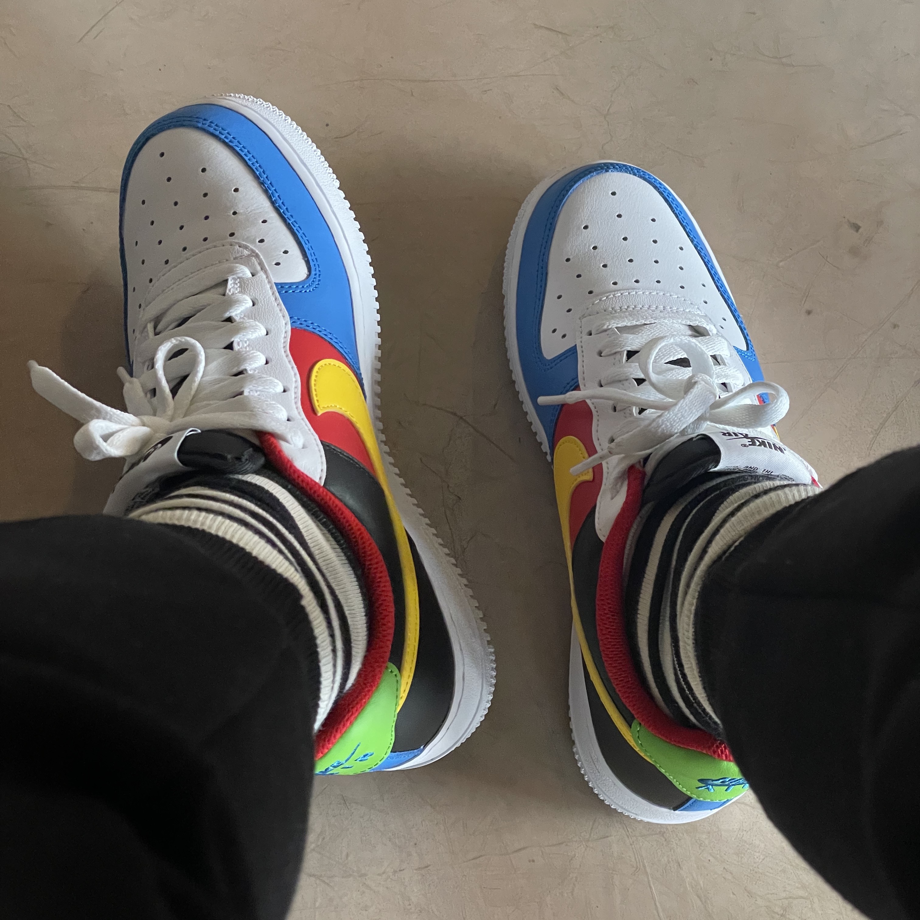 Nike x UNO Air Force 1 '07 QS White Yellow Zest 착용 스타일