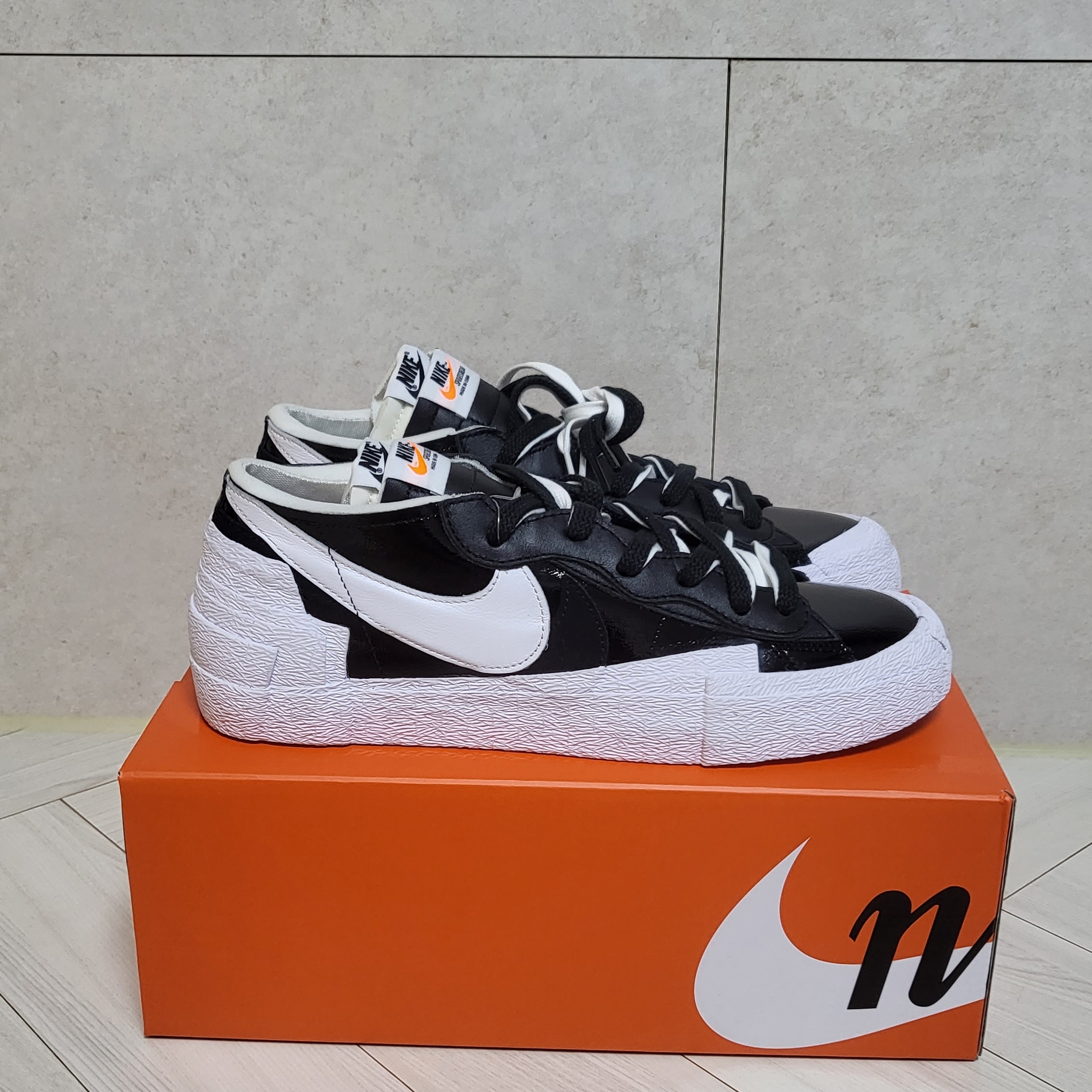 Nike x Sacai Blazer Low Black Patent Leather 착용 스타일