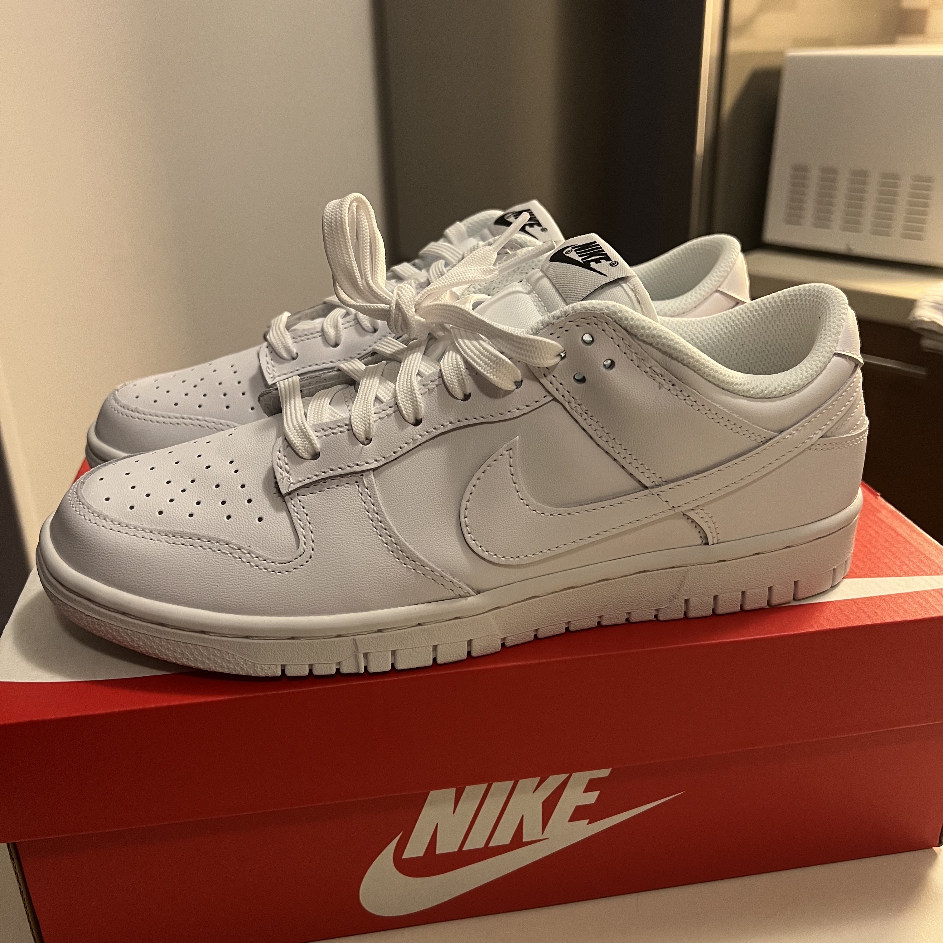 (W) Nike Dunk Low Triple White 착용 스타일