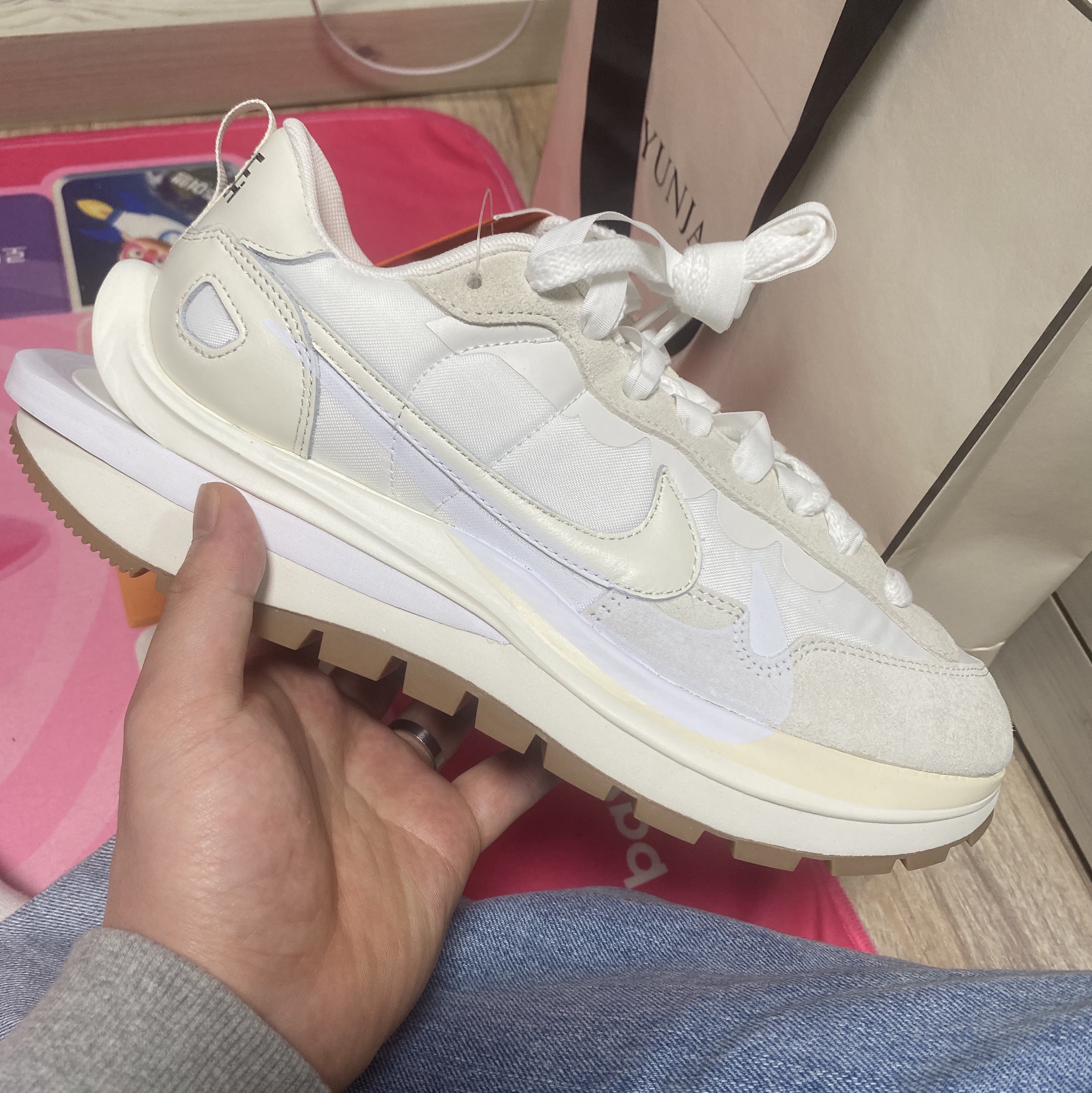 Nike x Sacai VaporWaffle White and Gum 착용 스타일 - 1