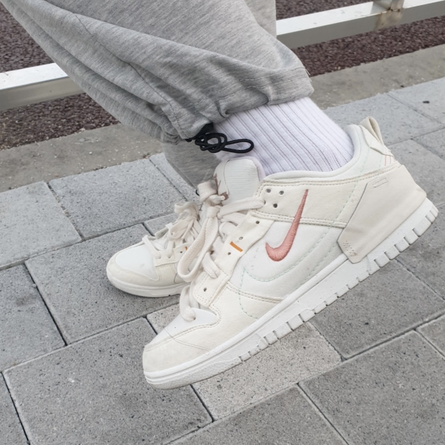 (W) Nike Dunk Low Disrupt 2 Pale Ivory Sail 착용 스타일