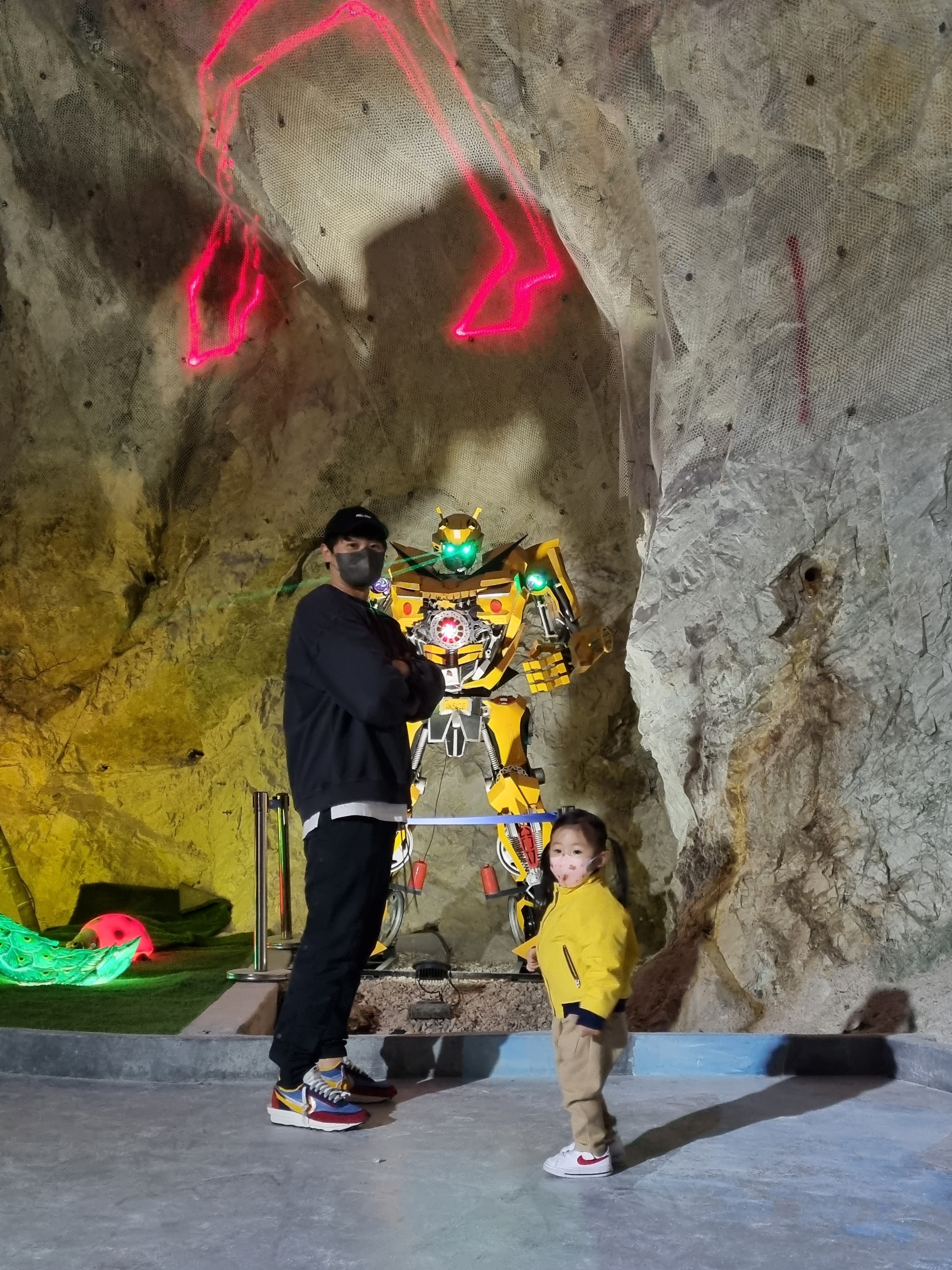 Nike x Fear of God Warm Up Pants Off Noir, Nike x Sacai LDWaffle Blue Multi 착용 스타일 - 2