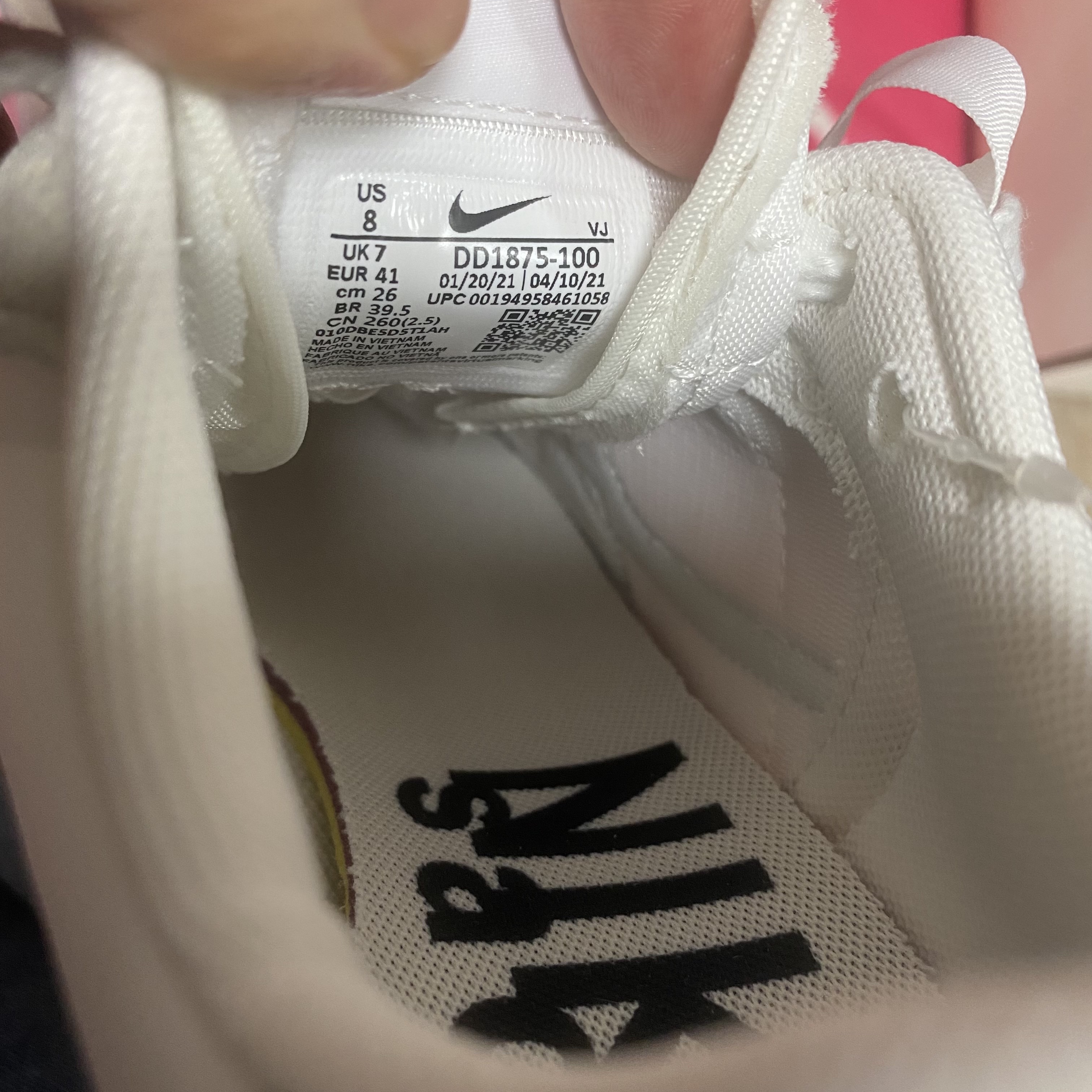 Nike x Sacai VaporWaffle White and Gum 착용 스타일 - 2
