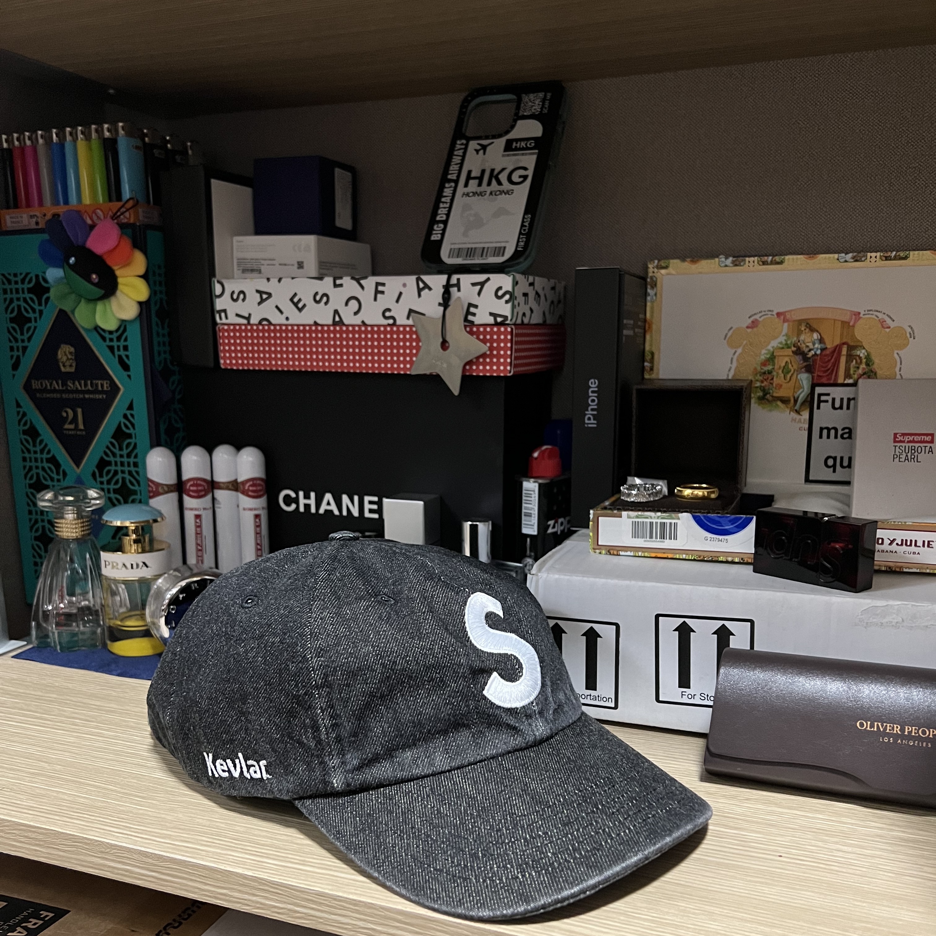 Supreme Kevlar Denim S Logo 6-Panel Black - 22SS 착용 스타일