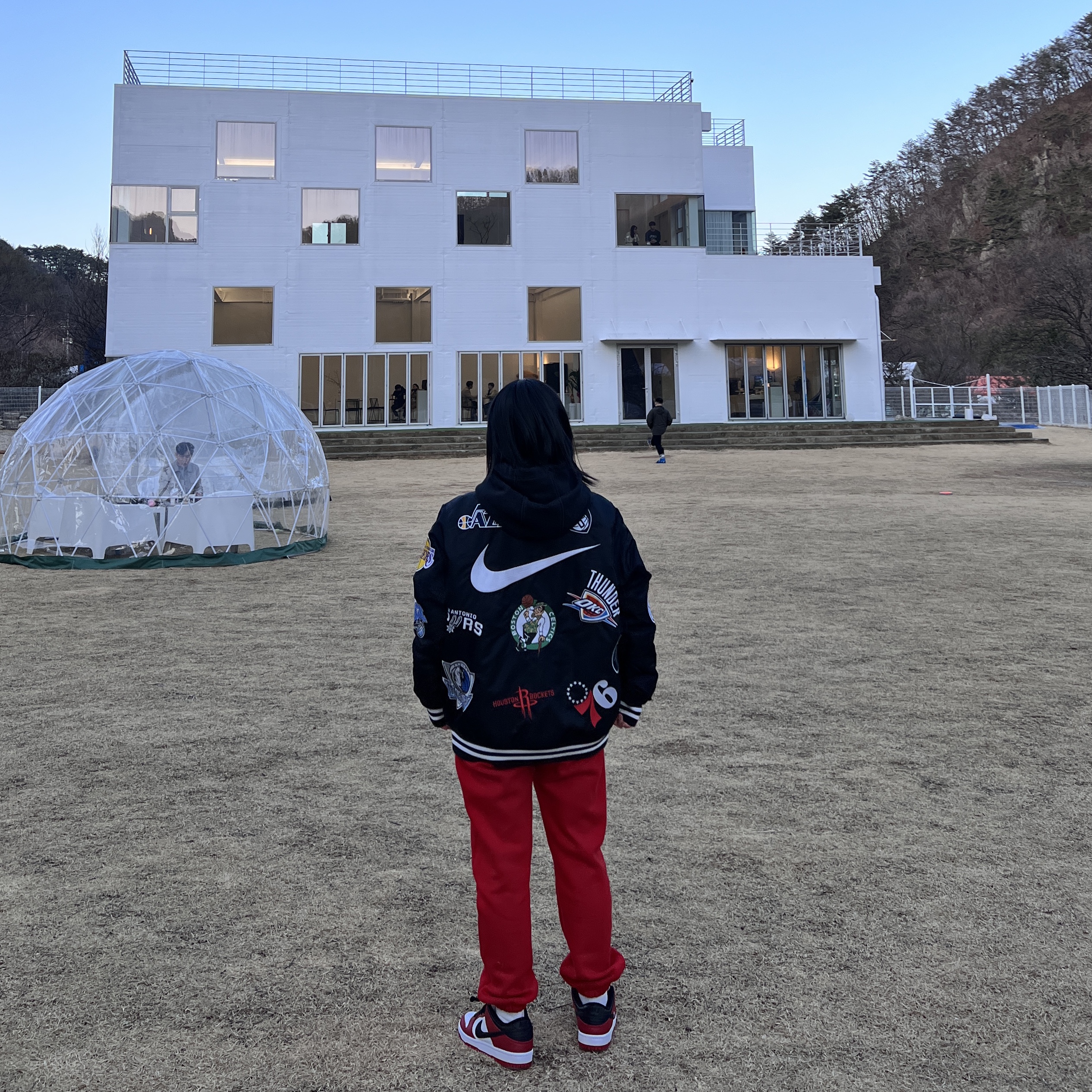 Nike SB Dunk Low Pro Chicago, Supreme x Nike NBA Teams Warm-Up Jacket Black - 18SS 착용 스타일 - 2