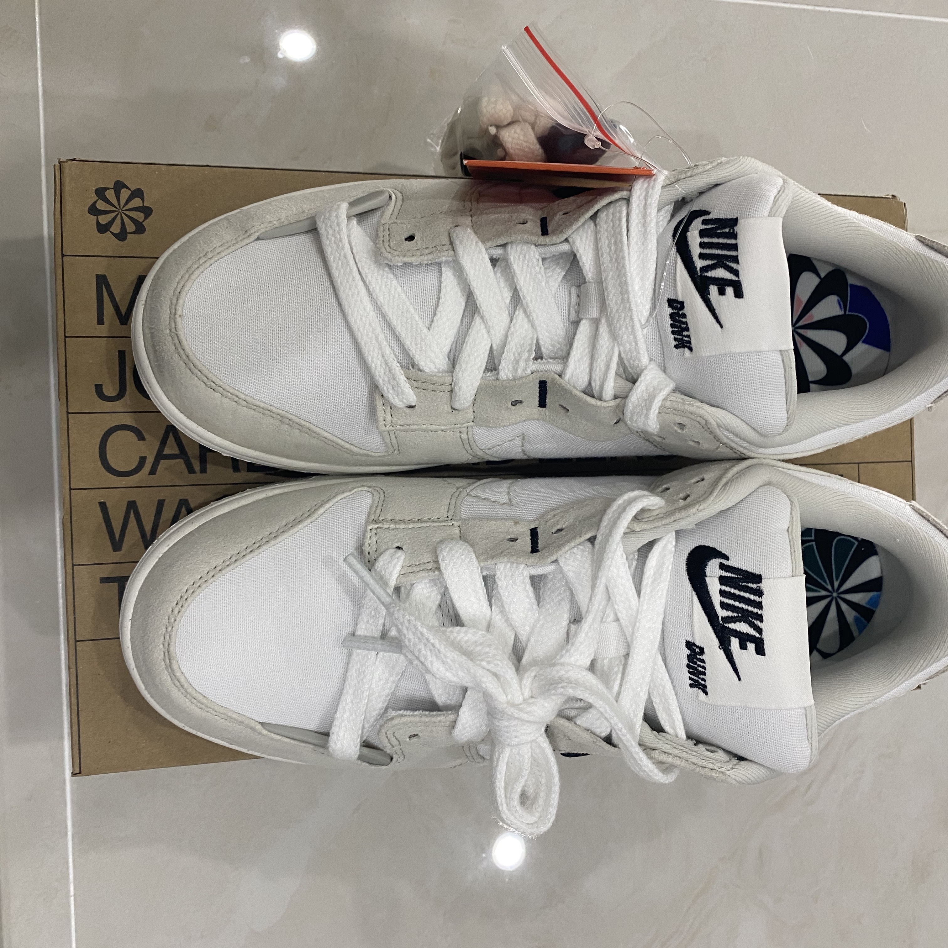 (W) Nike Dunk Low Disrupt 2 White Light Bone 착용 스타일 - 2