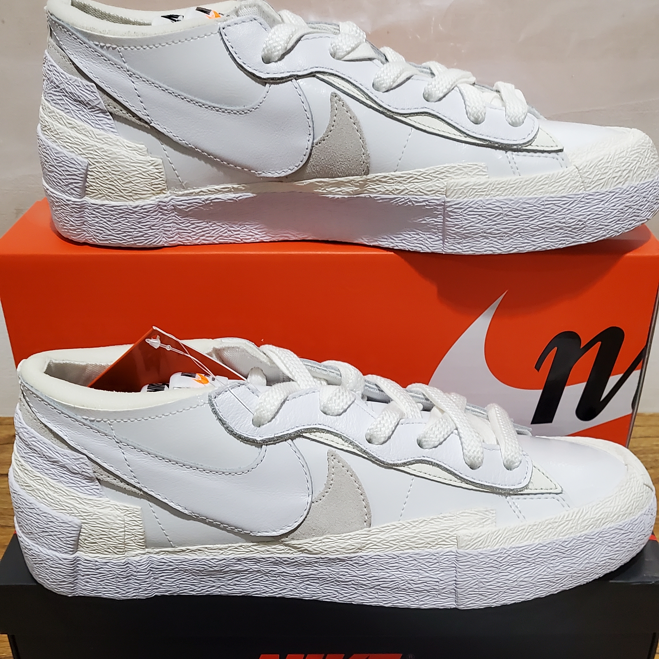 Jordan 1 Low OG Neutral Grey, Nike x Sacai Blazer Low White Patent Leather 착용 스타일 - 3