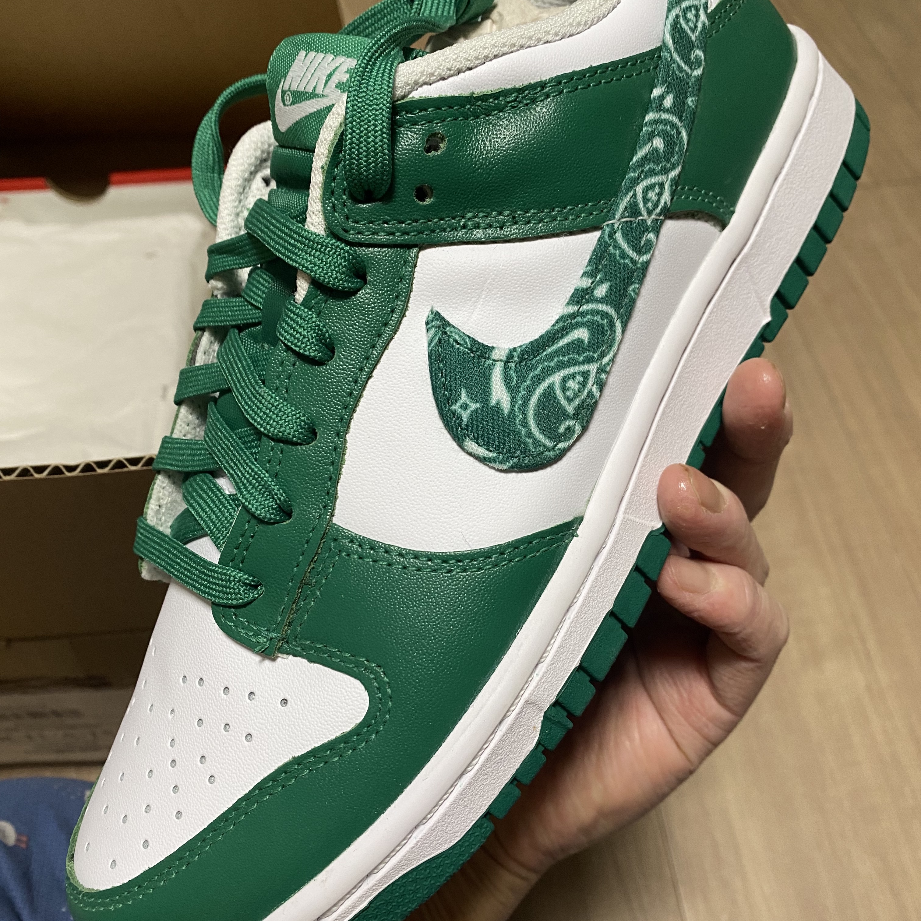 (W) Nike Dunk Low Essential Green Paisley 착용 스타일 - 3