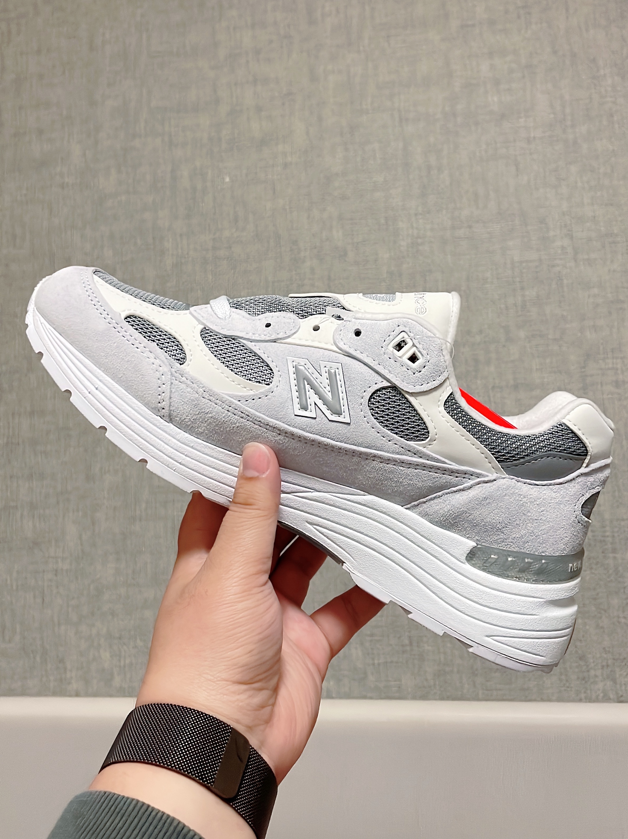 New Balance 992 Made in USA White Silver 착용 스타일
