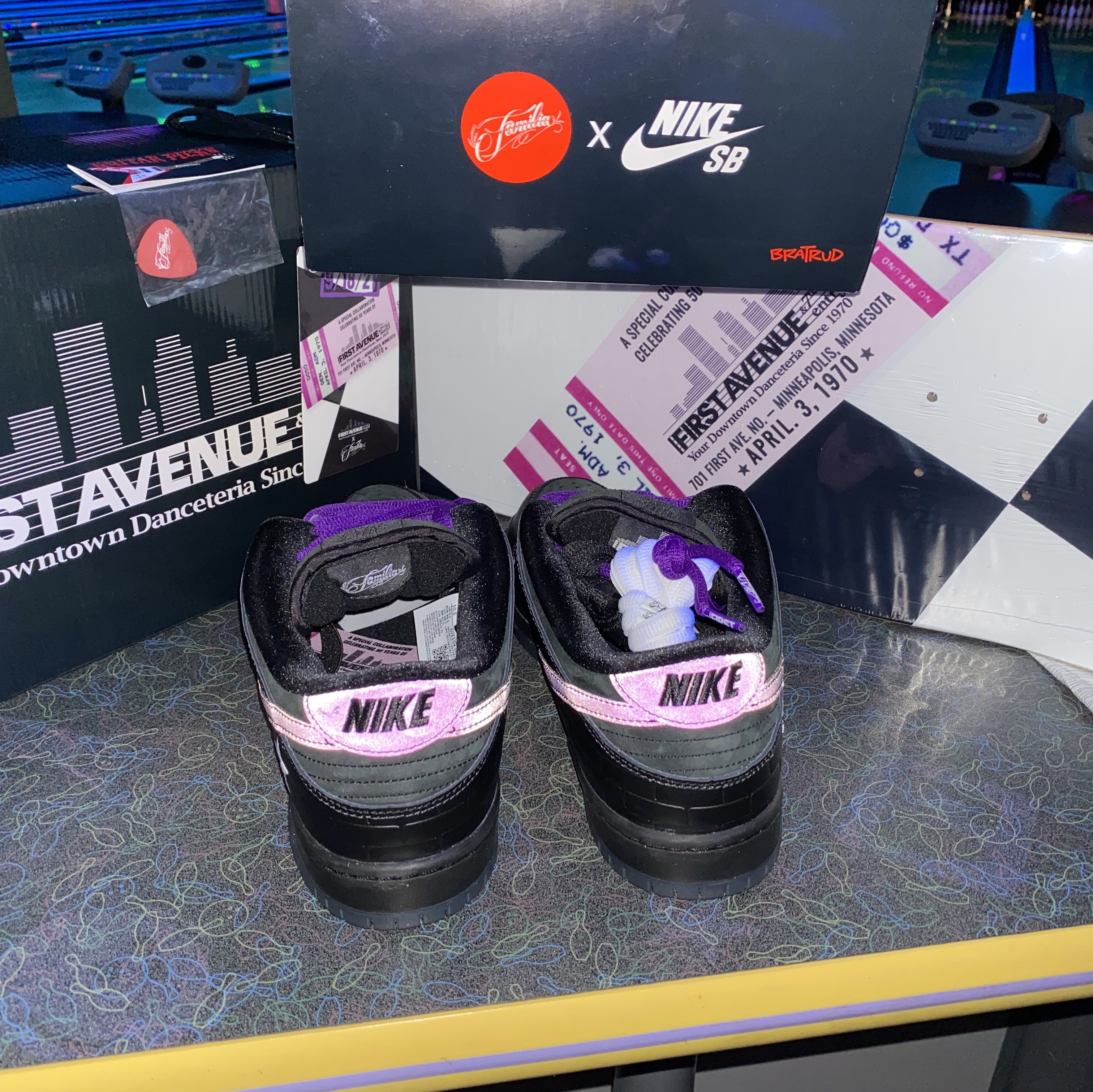 Nike x Familia SB Dunk Low First Avenue 착용 스타일 - 4