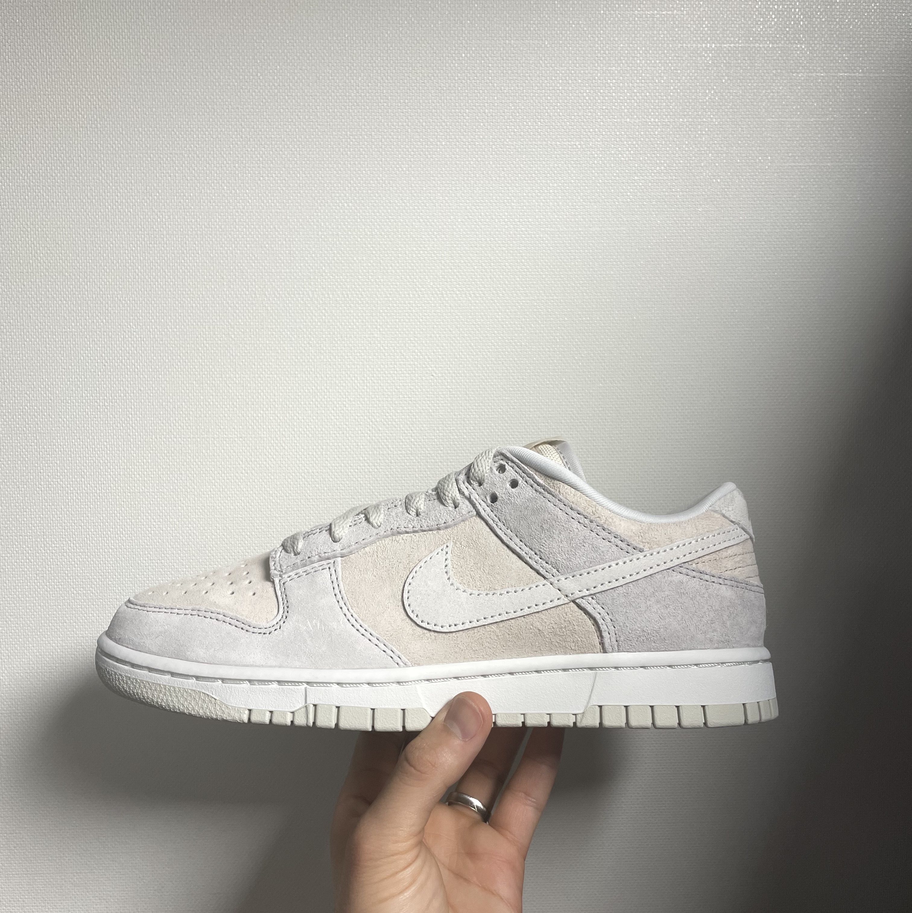 Nike Dunk Low Retro PRM Vast Grey 착용 스타일
