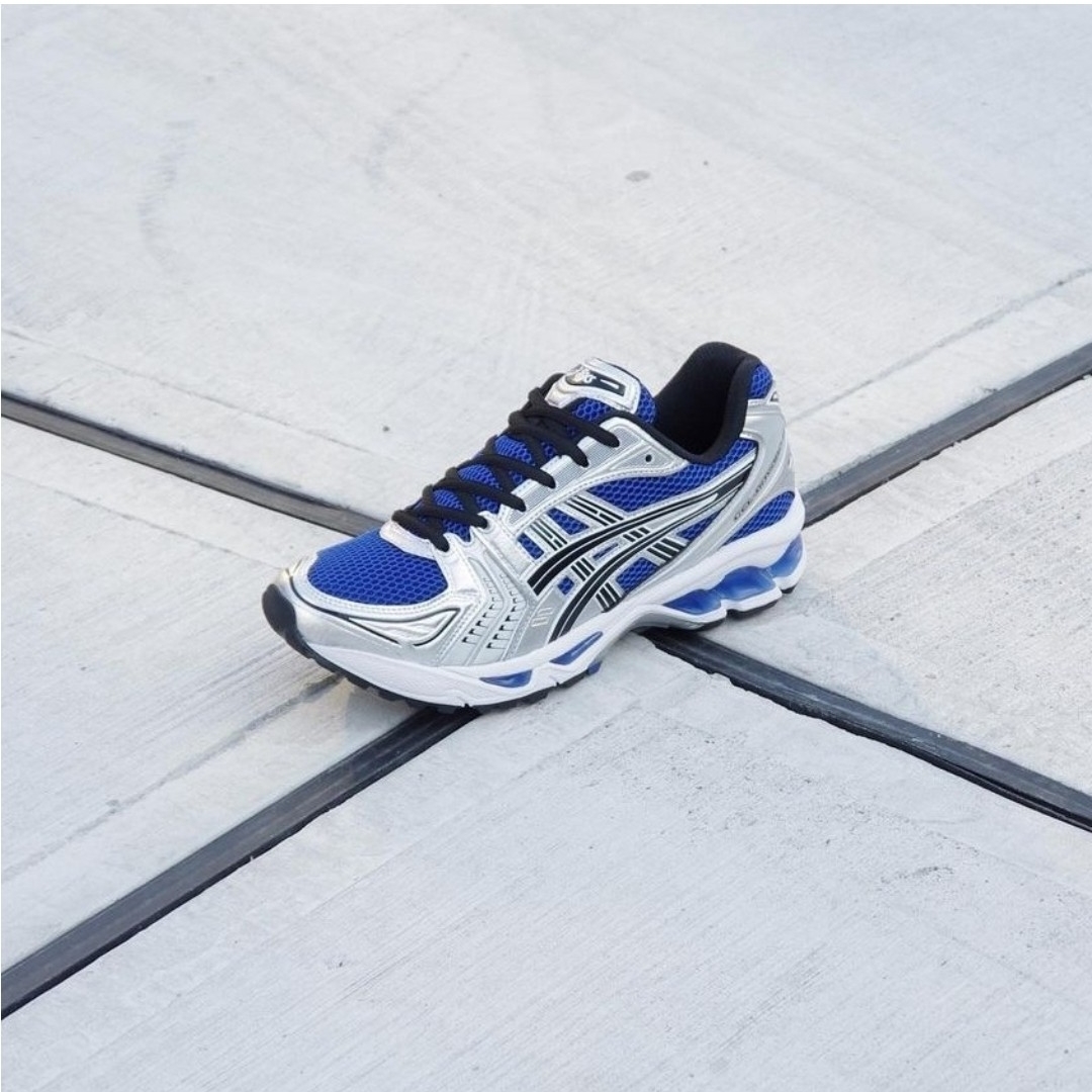 Asics Gel-Kinsei OG Glacier Grey Black, Asics Gel-Kayano 14 Monaco Blue Black 착용 스타일 - 4