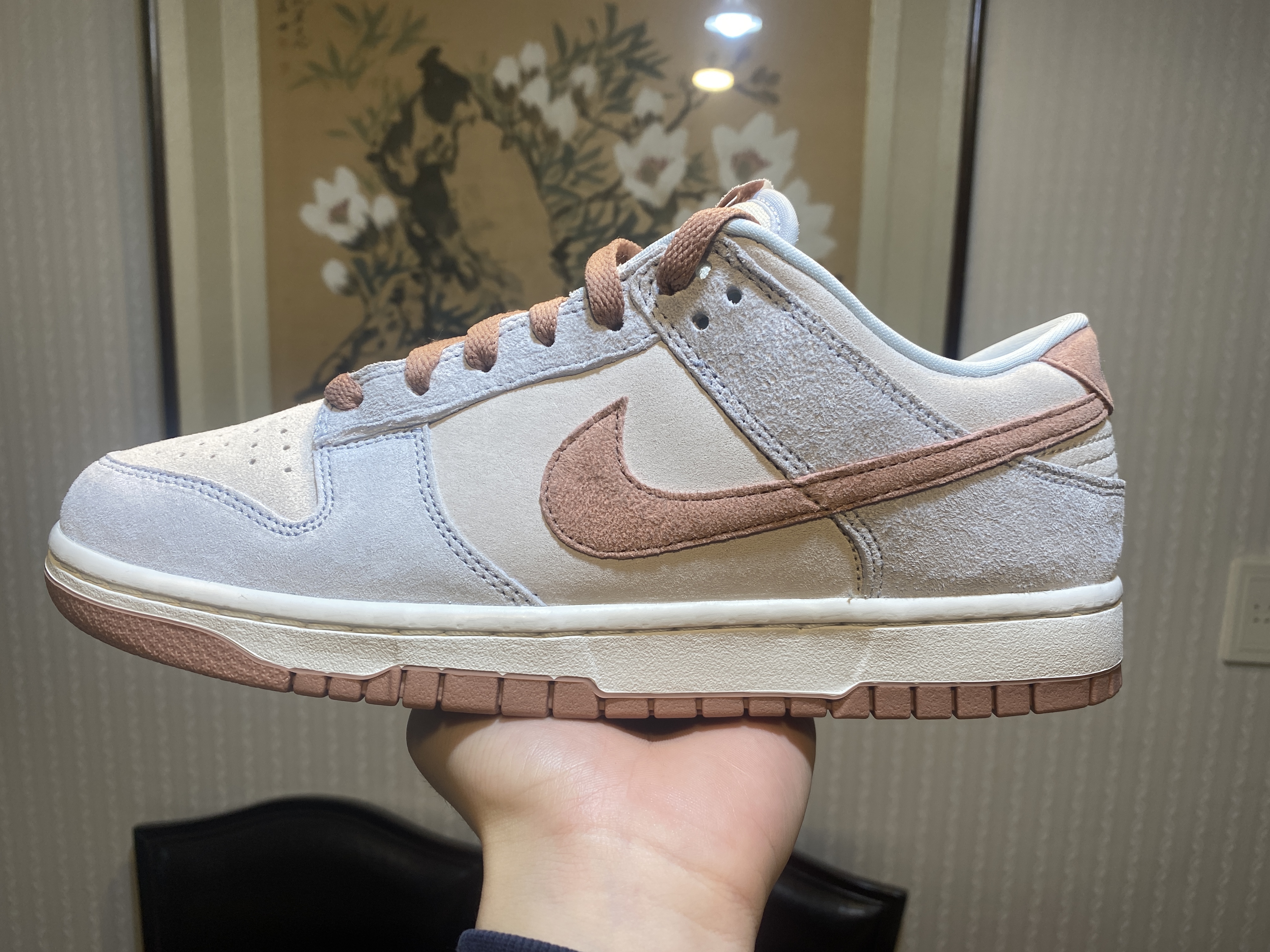 Nike Dunk Low Retro PRM Fossil Rose 착용 스타일