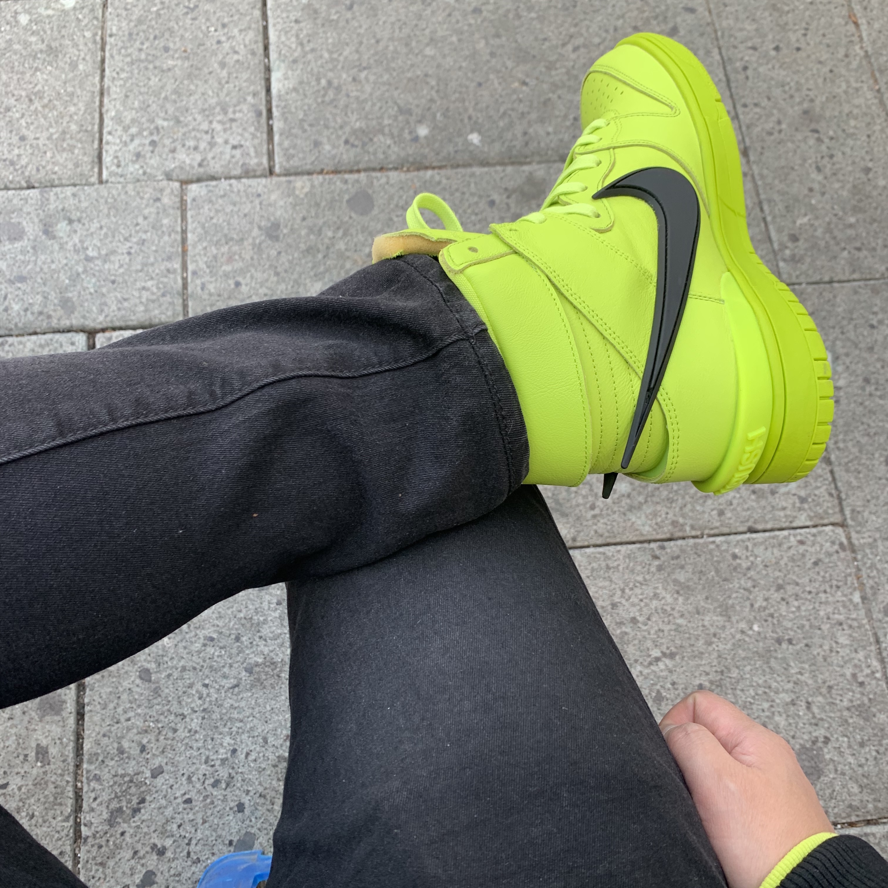 Nike x Ambush Dunk High Flash Lime 착용 스타일 - 1