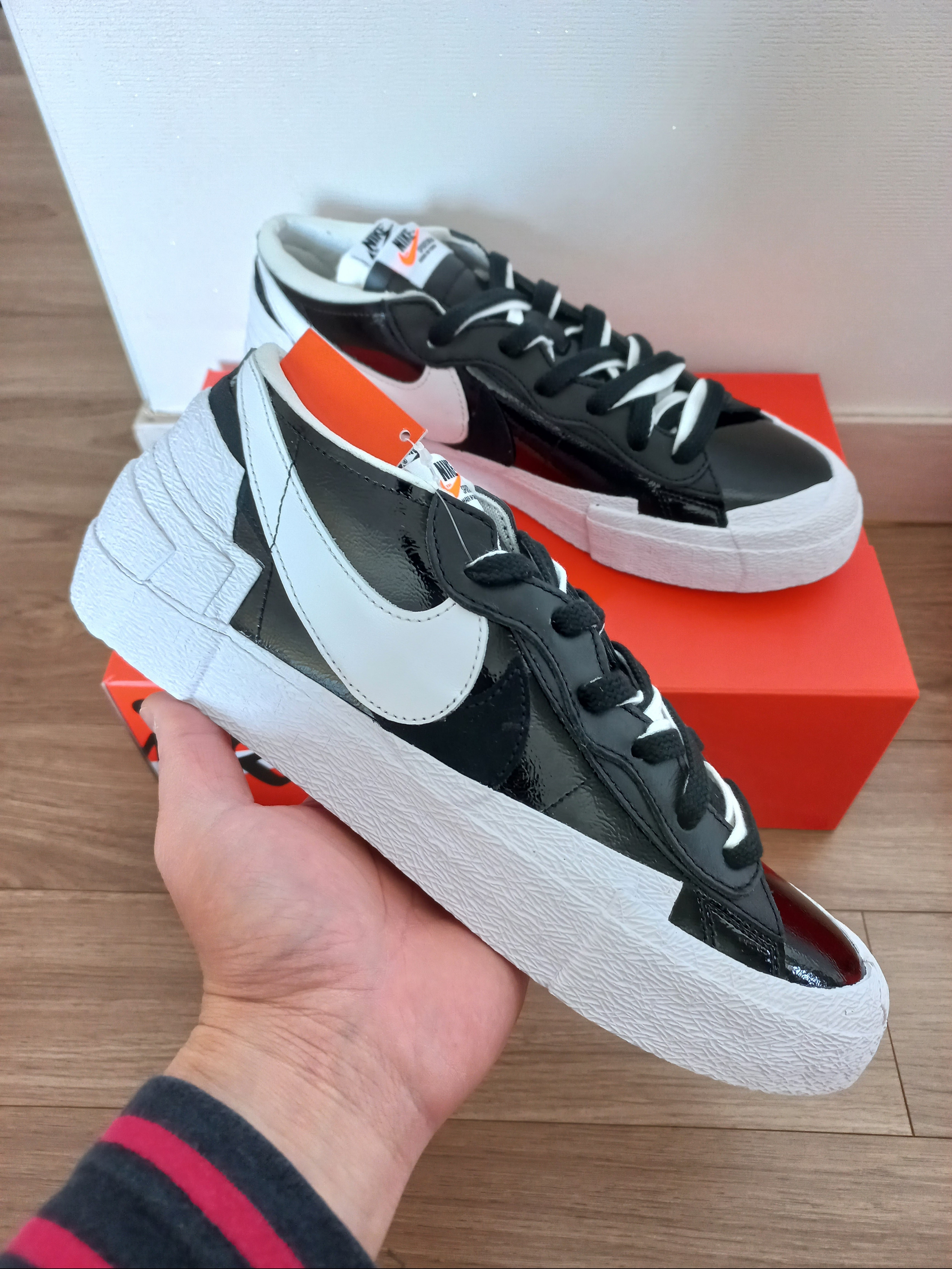 Nike x Sacai Blazer Low White Patent Leather, Nike x Sacai Blazer Low Black Patent Leather 착용 스타일 - 2