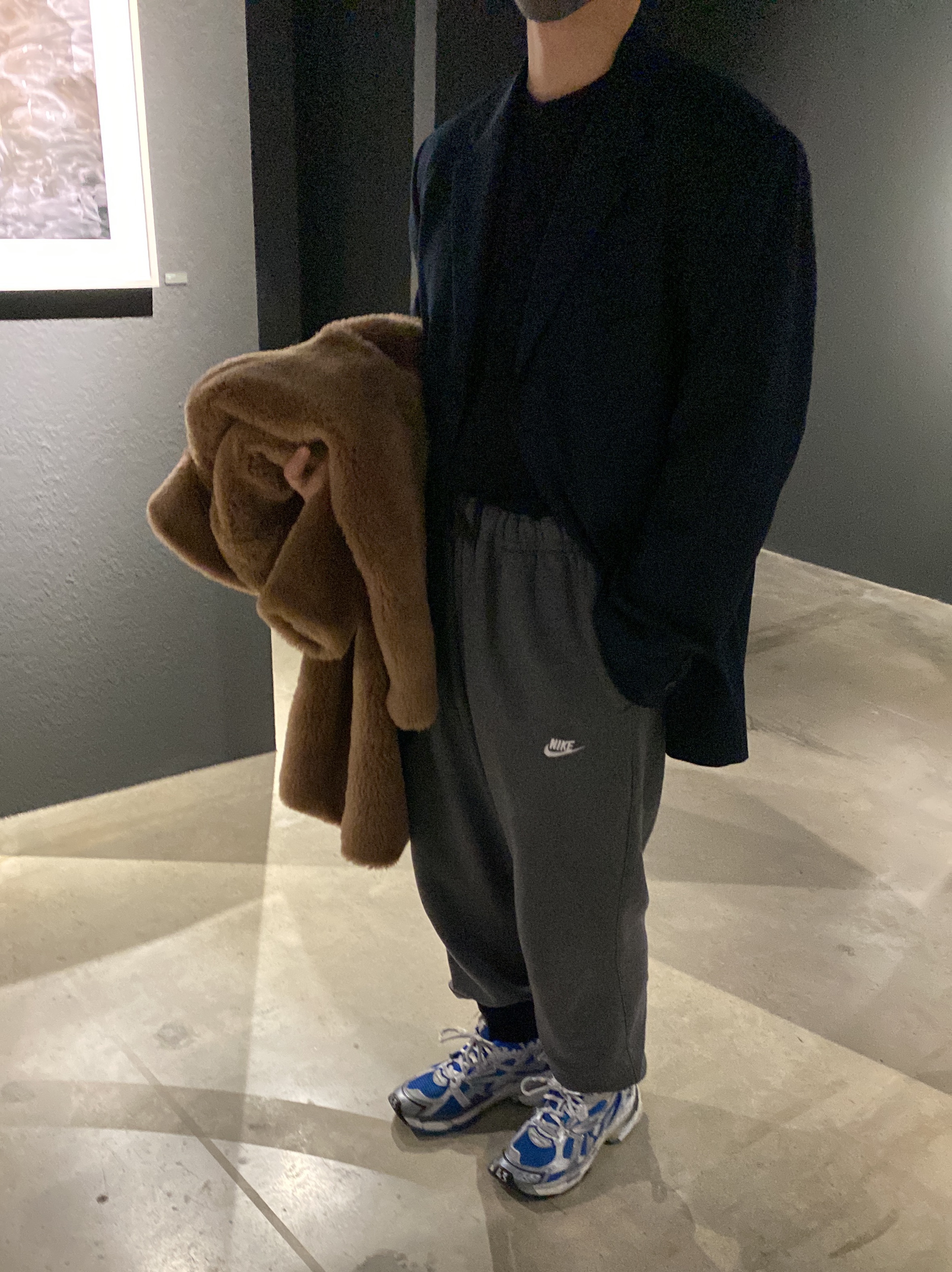 Balenciaga Runner Sneakers Blue White 착용 스타일 - 1