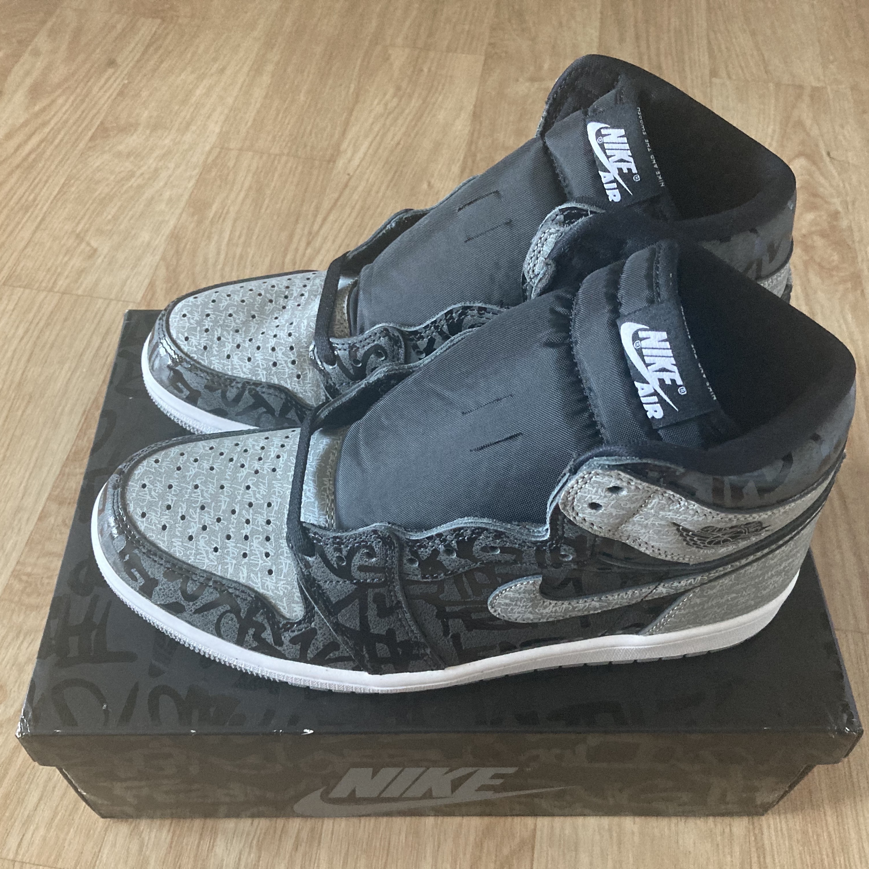 Jordan 1 Retro High OG Rebellionaire 착용 스타일 - 1