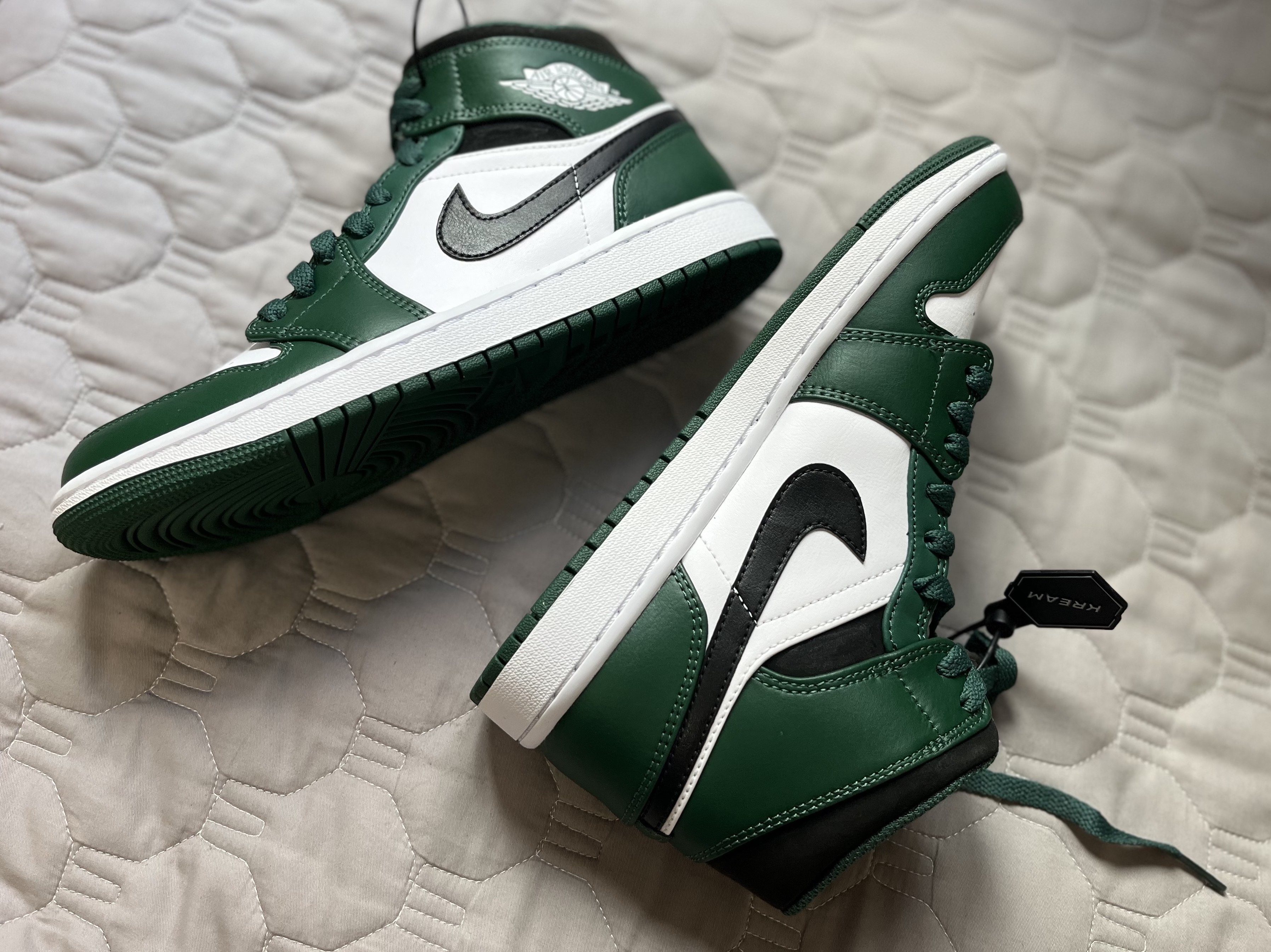 Jordan 1 Mid Sonics 2021, (GS) Jordan 1 Mid Sonics 2021 착용 스타일 - 2