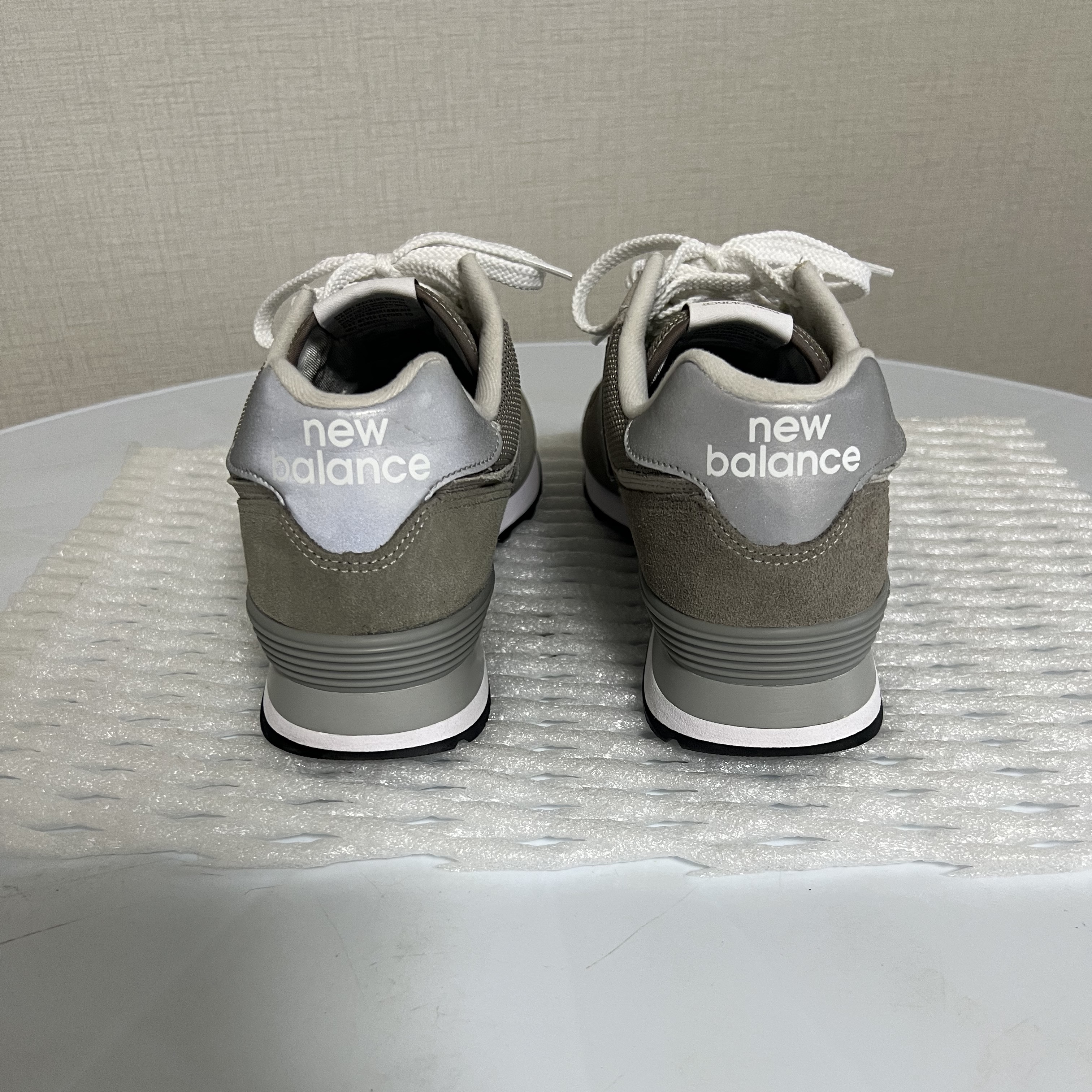 New Balance 574 Grey - D Standard 착용 스타일 - 4