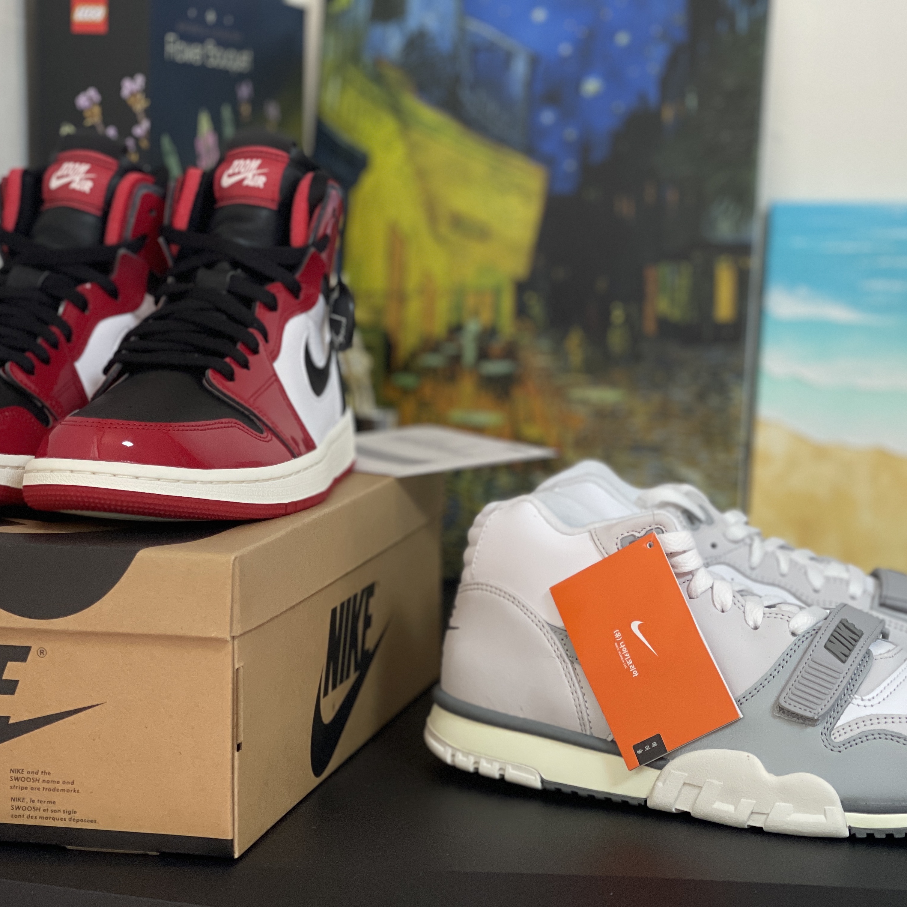 Nike Air Trainer 1 Photon Dust and Light Smoke, (W) Jordan 1 Zoom Air CMFT Gym Red Black 착용 스타일 - 1