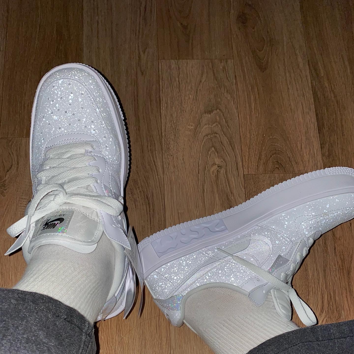 (W) Nike Air Force 1 Fontanka White Pearl 착용 스타일 - 1