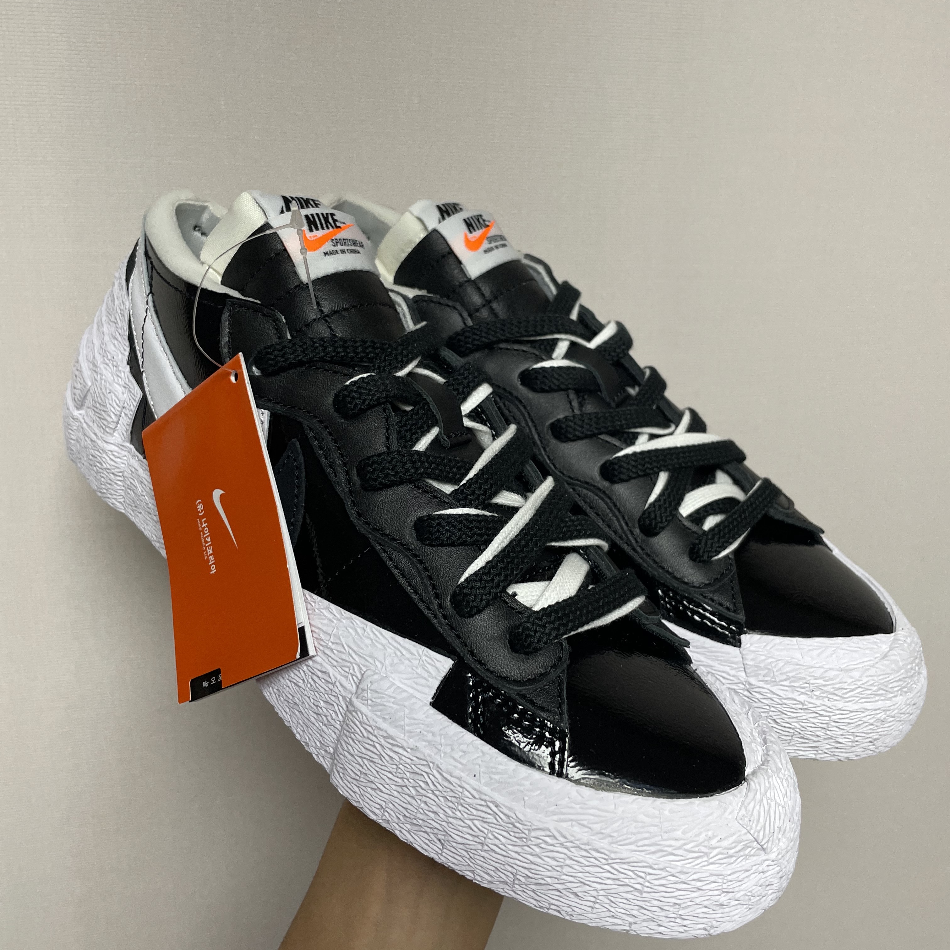 Nike x Sacai Blazer Low Black Patent Leather 착용 스타일