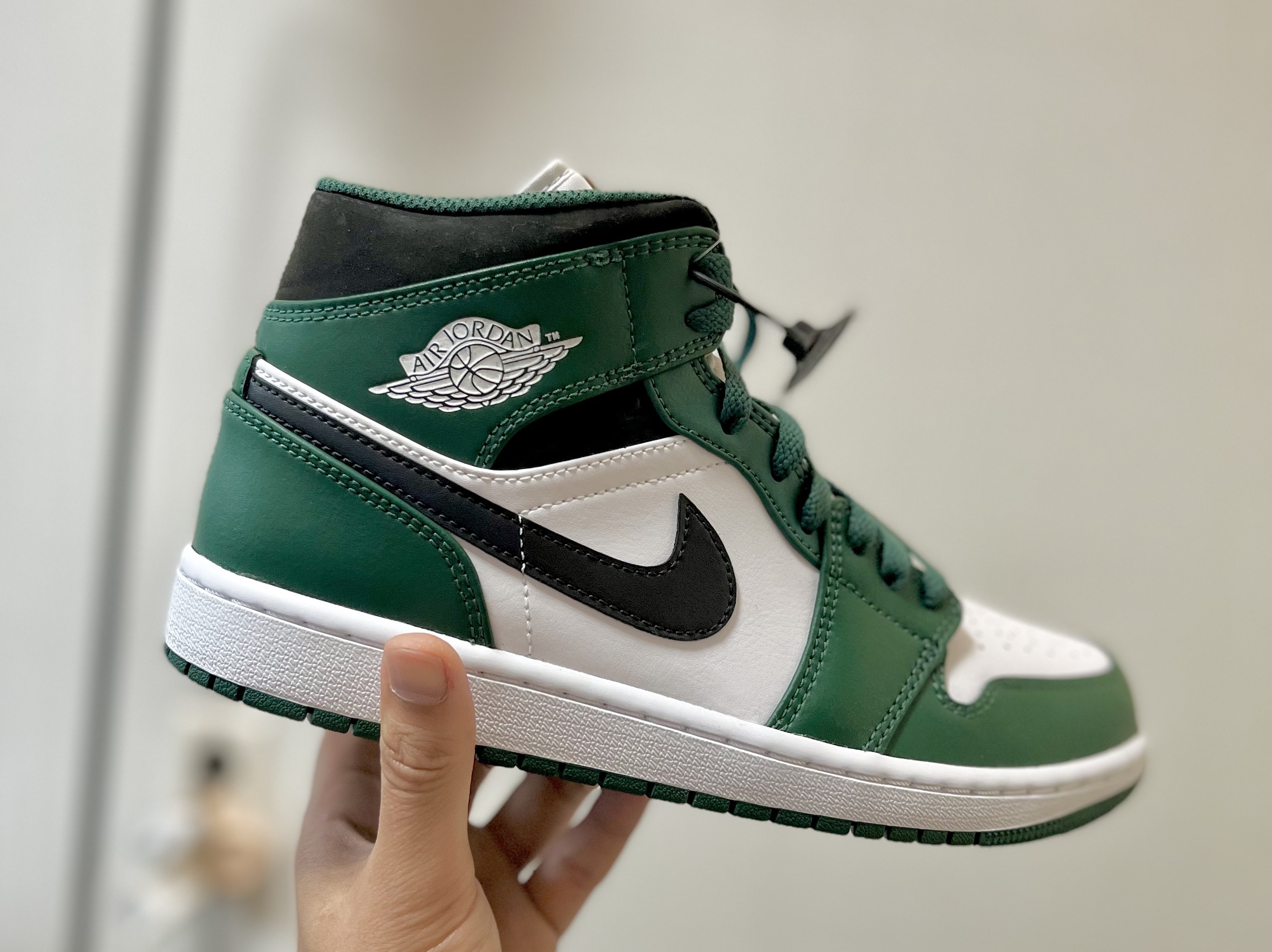 Jordan 1 Mid Sonics 2021, (GS) Jordan 1 Mid Sonics 2021 착용 스타일 - 1
