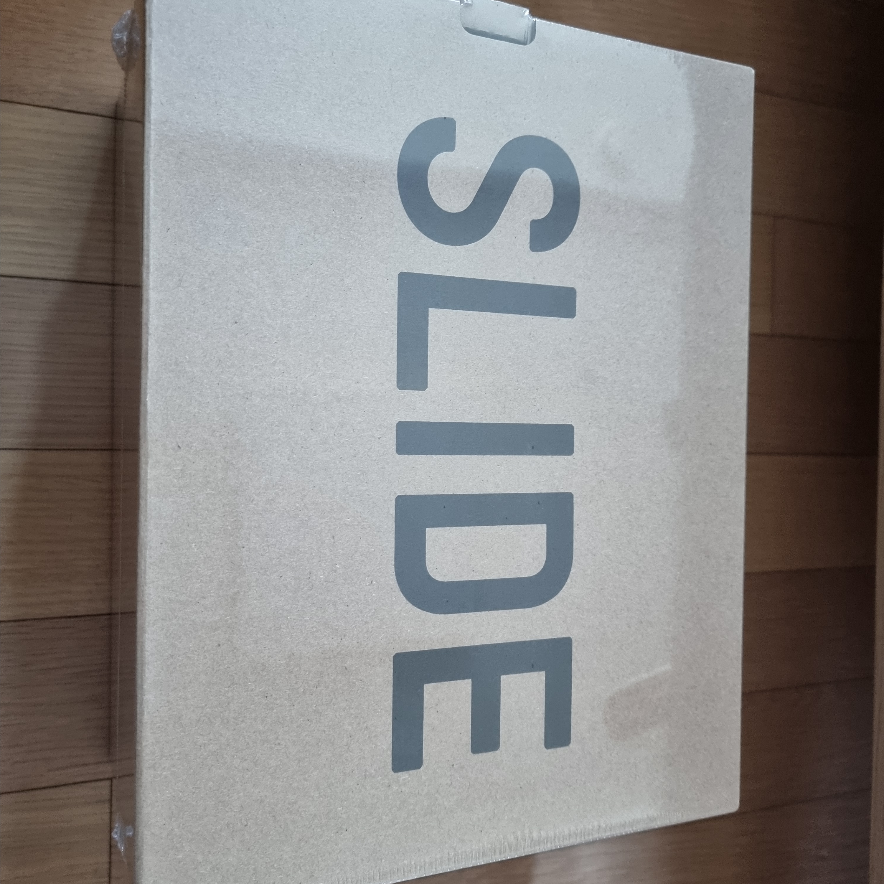 Adidas Yeezy Slide Ochre, Adidas Yeezy Slide Pure 착용 스타일 - 1