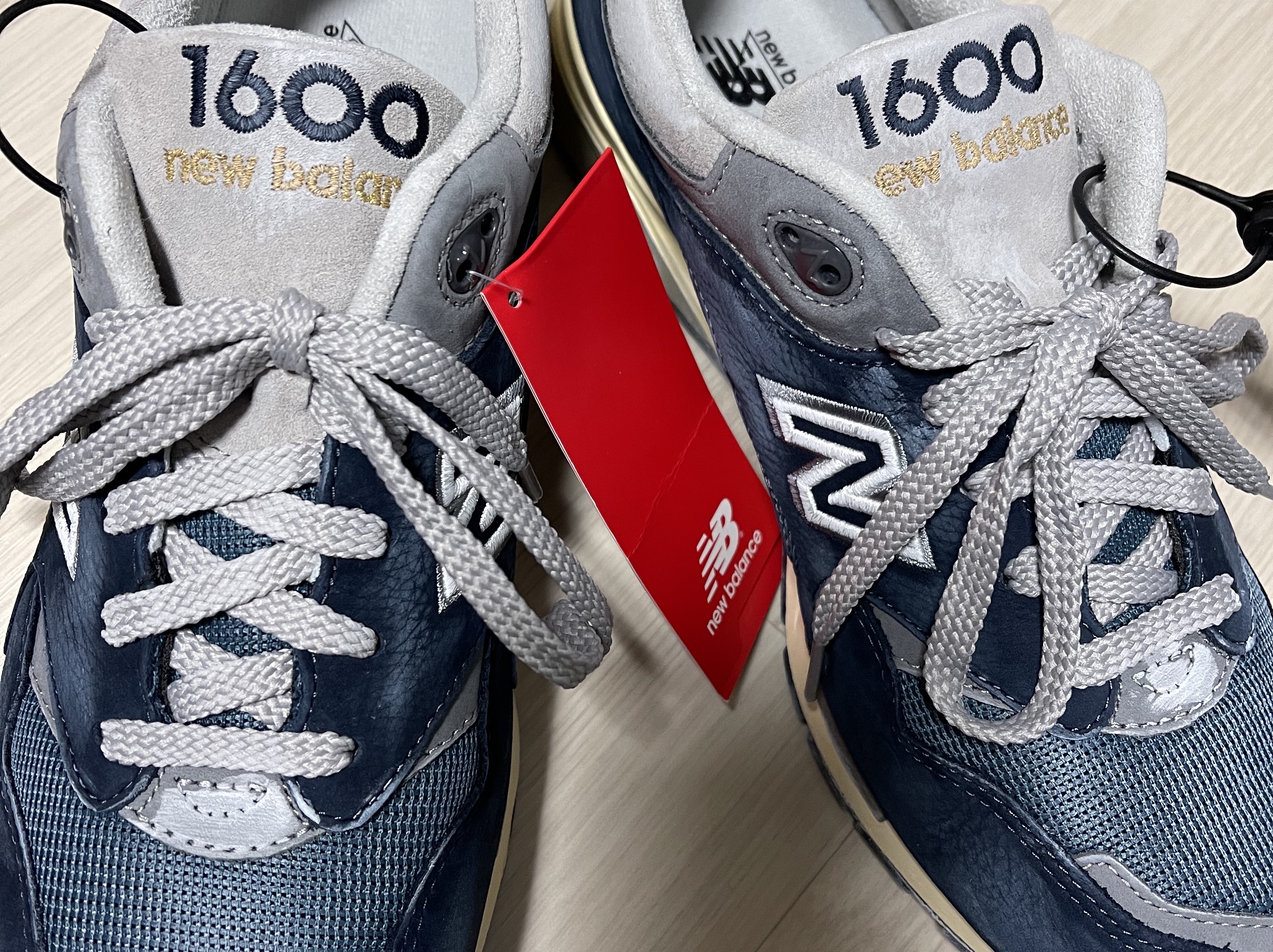 New Balance 1600 Premium Vintage Navy 착용 스타일 - 2