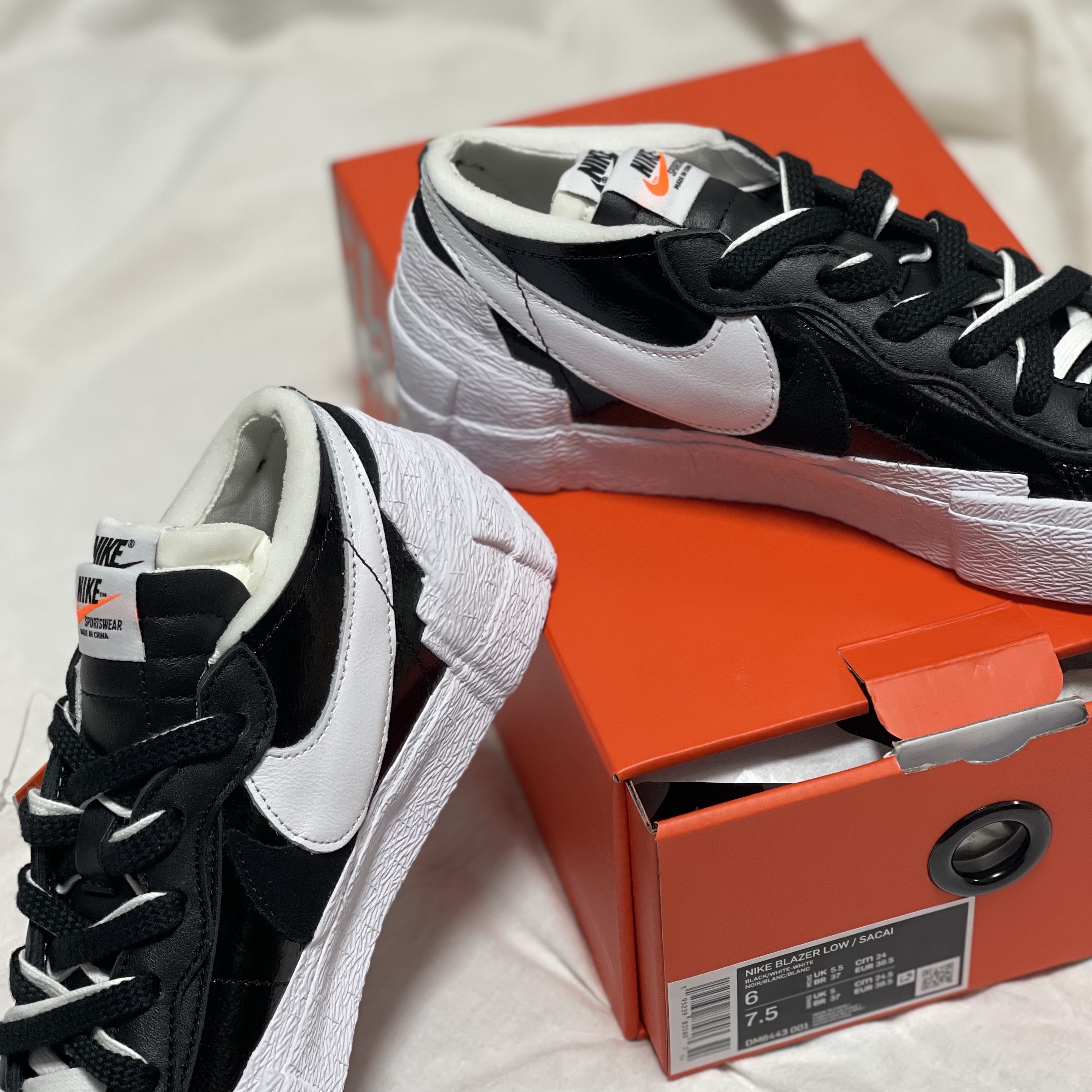Nike x Sacai Blazer Low Black Patent Leather 착용 스타일 - 2