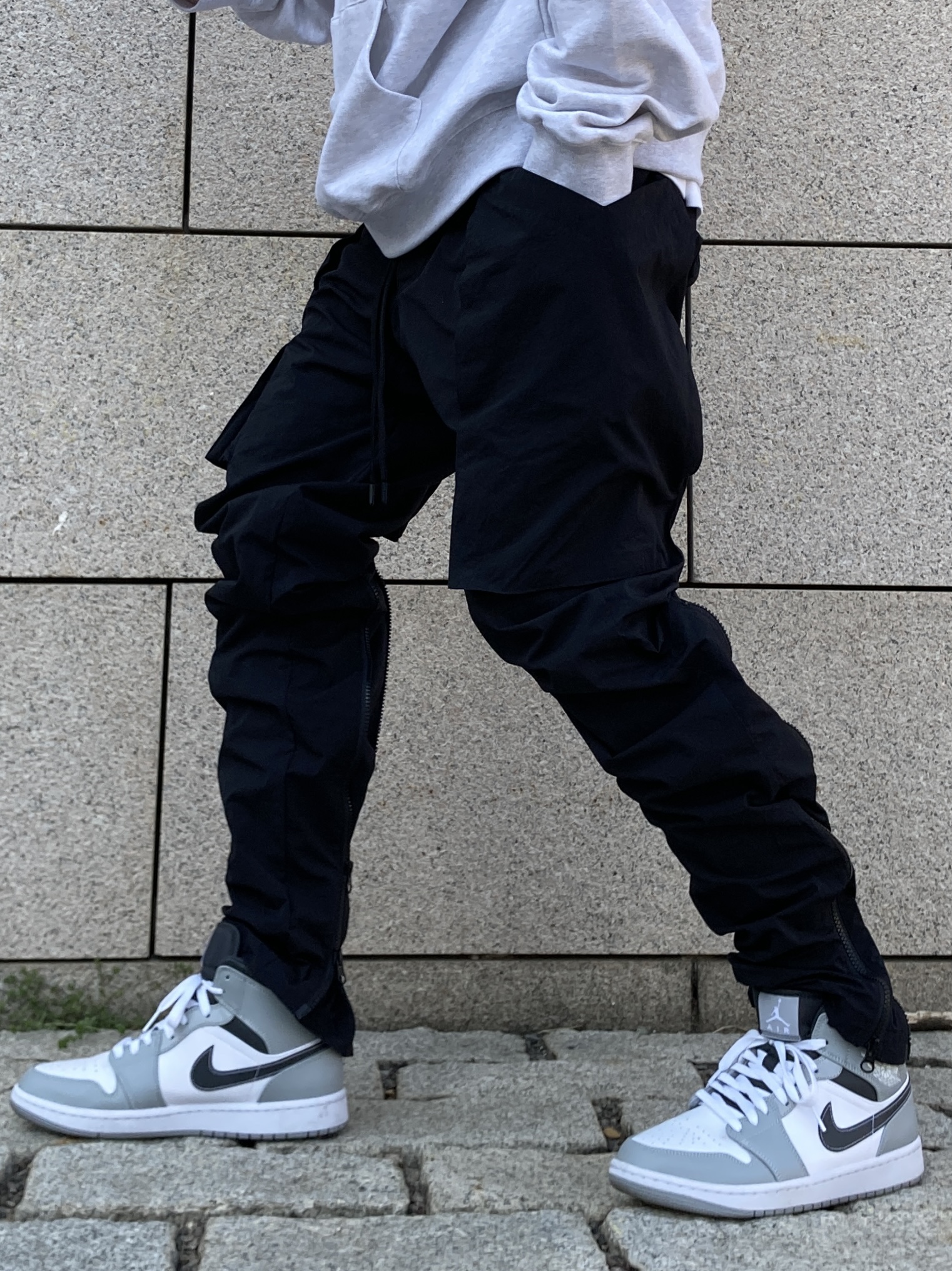 Jordan 1 Mid Light Smoke Grey Anthracite 착용 스타일 - 4
