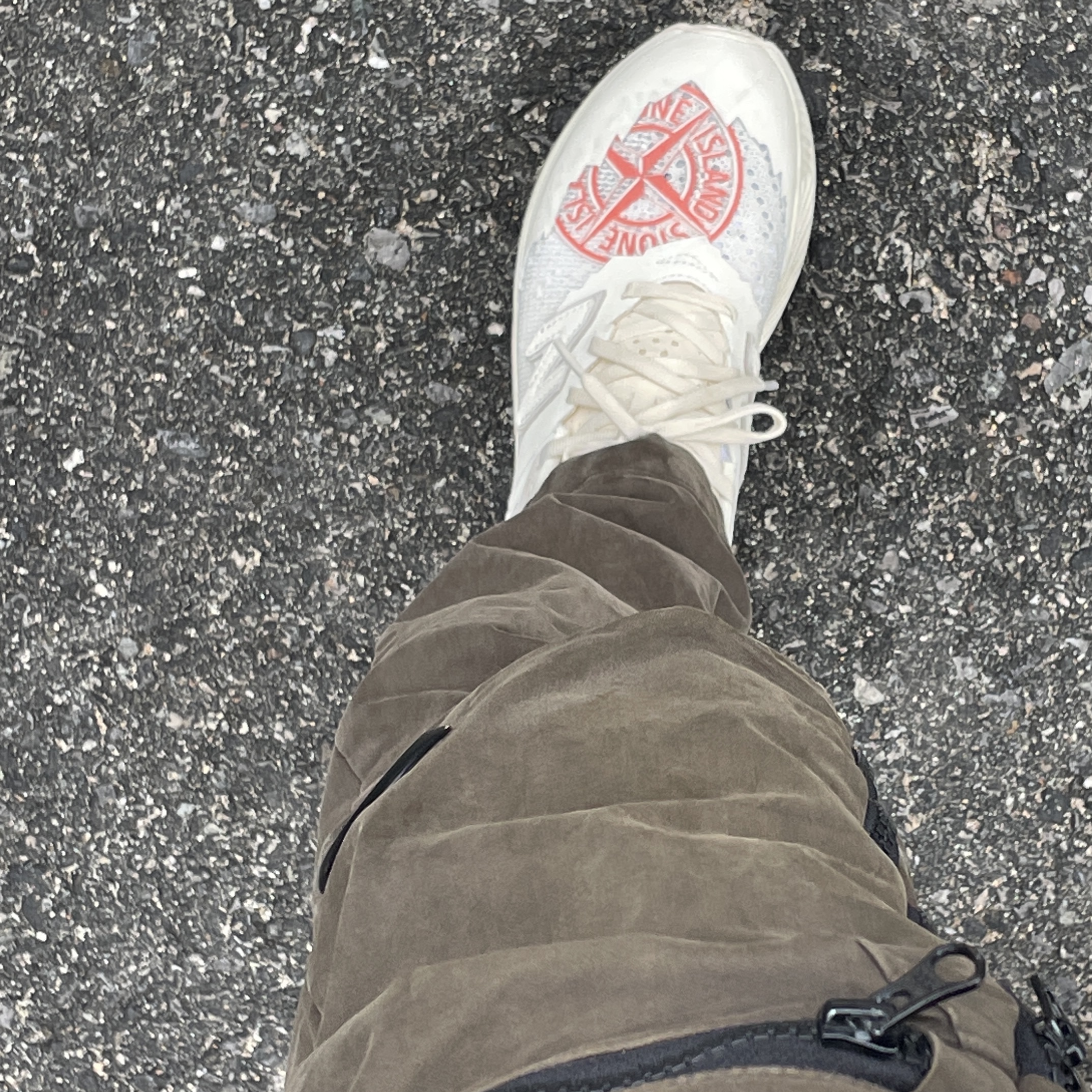 New Balance x Stone Island x Tokyo Design Studio FuelCell RC Elite v2 착용 스타일