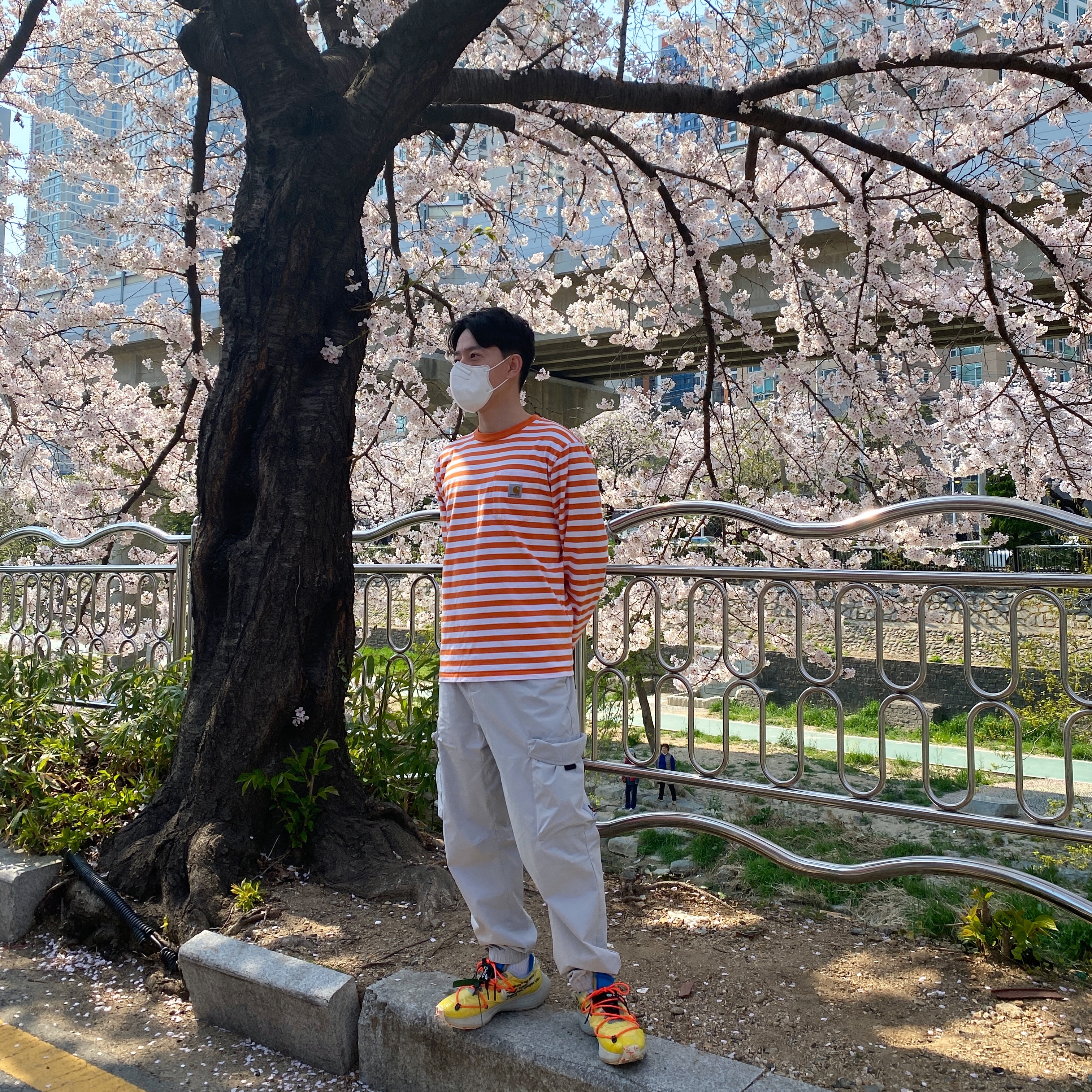 (W) Nike x Off-White Vapor Street Tour Yellow 착용 스타일