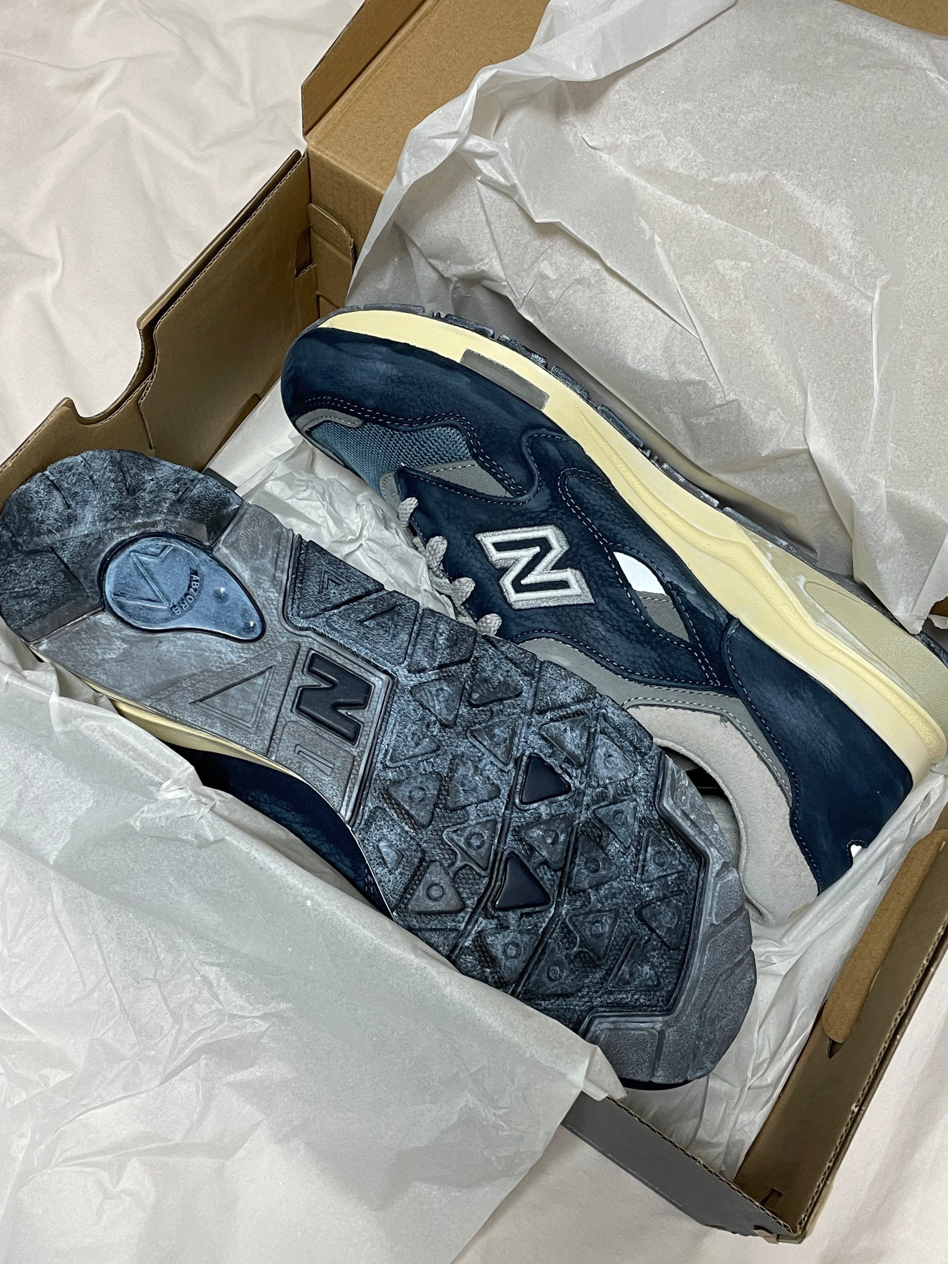 New Balance 1600 Premium Vintage Navy, Off-White x Amore Pacific Protection Box (Without Cosmetics) 착용 스타일 - 3