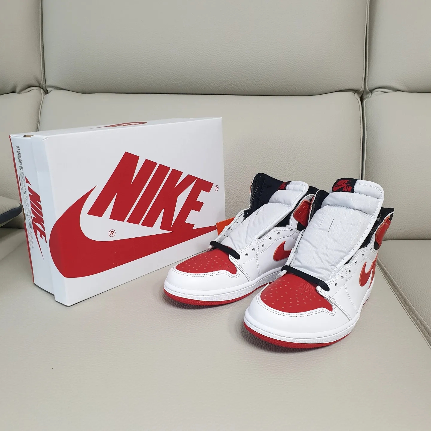 Jordan 1 Retro High OG Heritage, (GS) Jordan 1 Retro High OG Heritage 착용 스타일 - 2