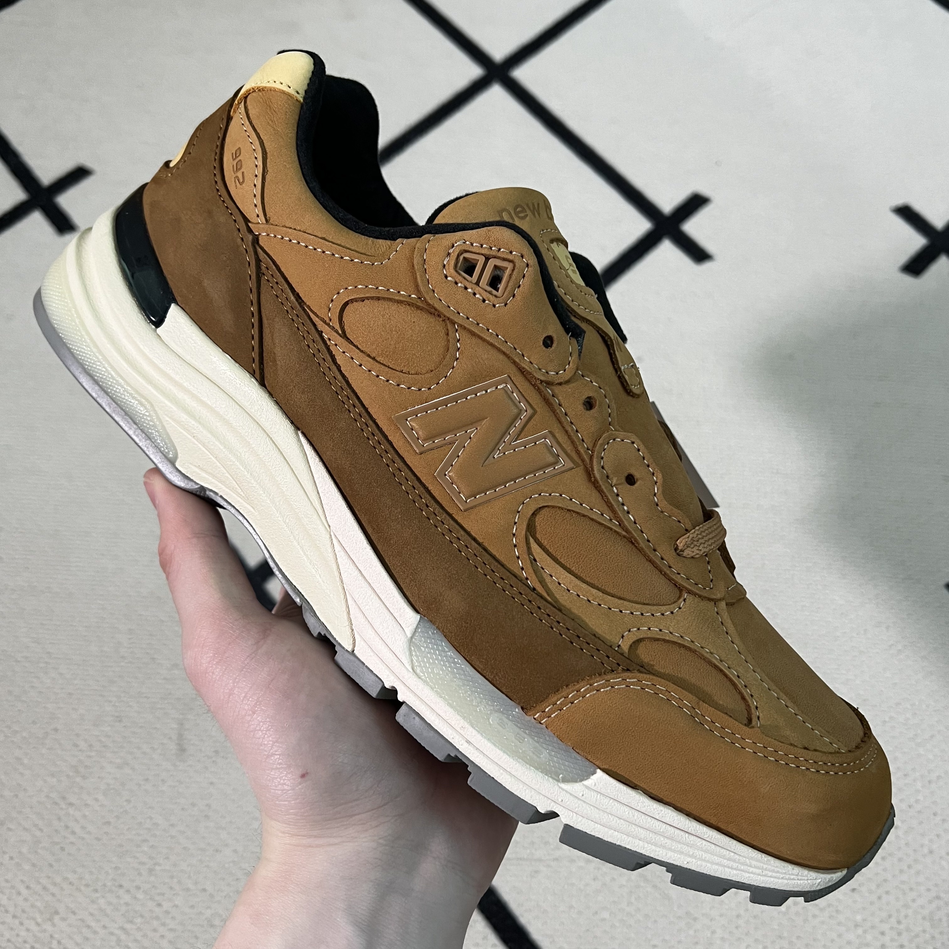 New Balance 992 Made in USA Brown 착용 스타일