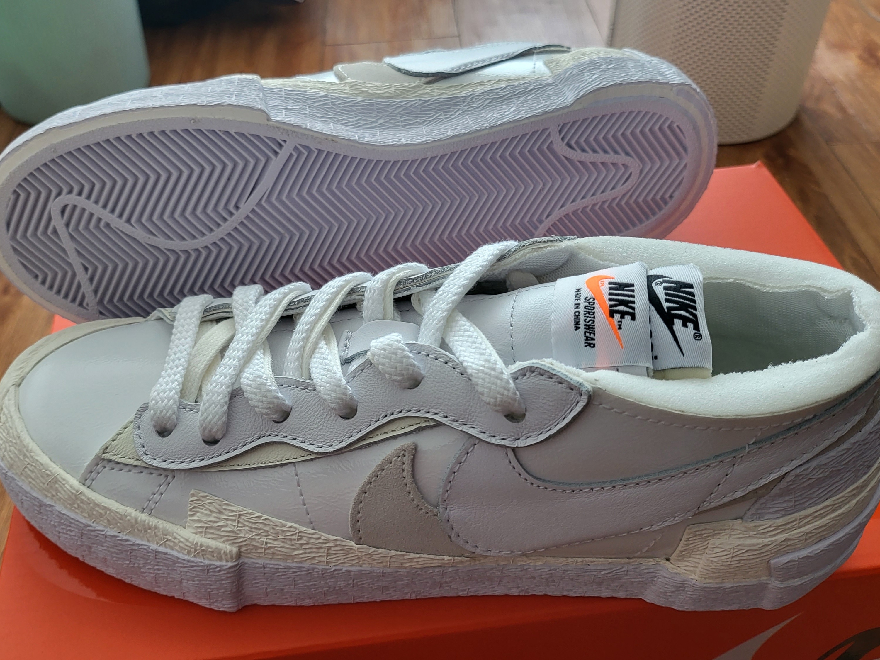 Nike x Sacai Blazer Low White Patent Leather 착용 스타일 - 4