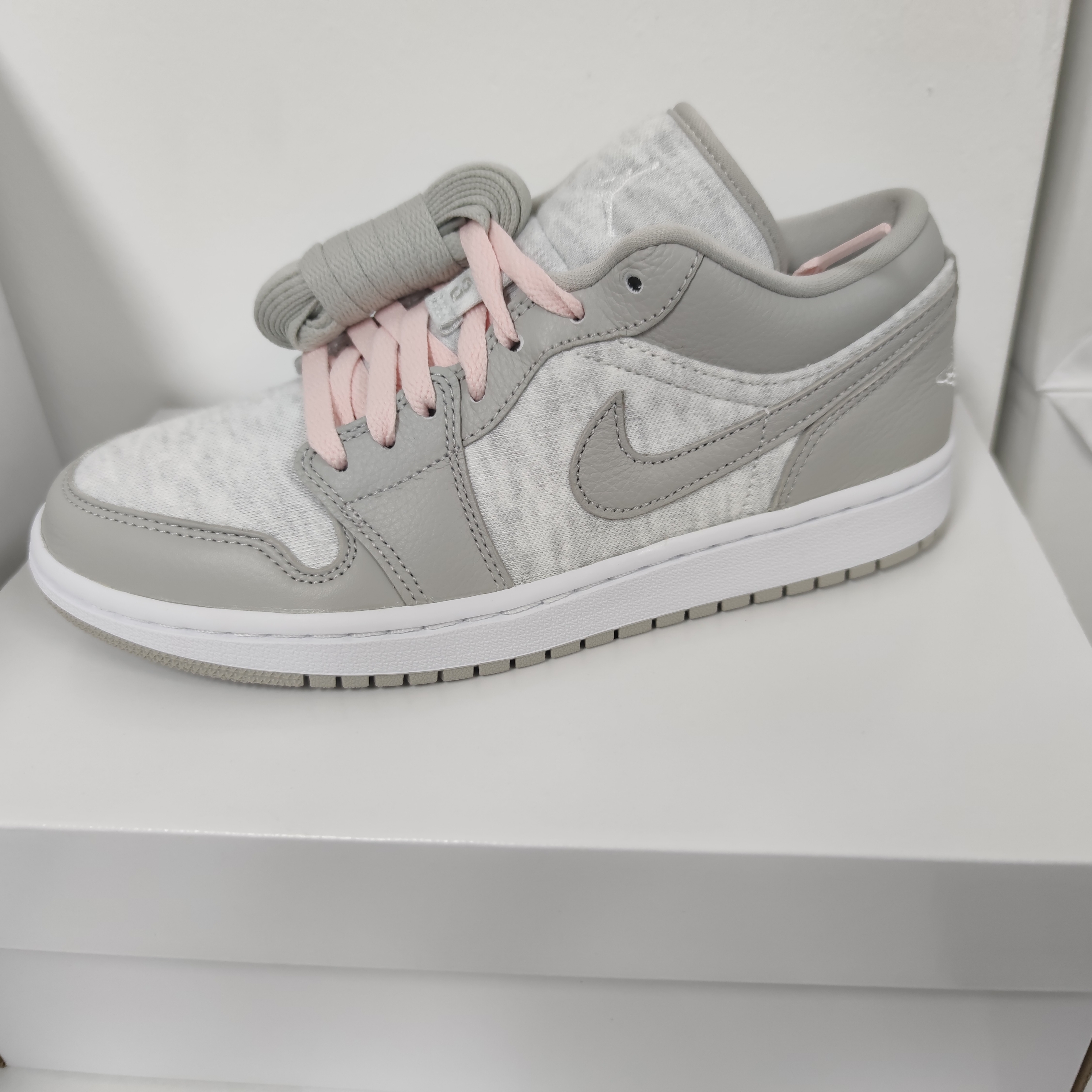 (W) Jordan 1 Low SE Light Iron Ore Atmosphere 착용 스타일 - 1