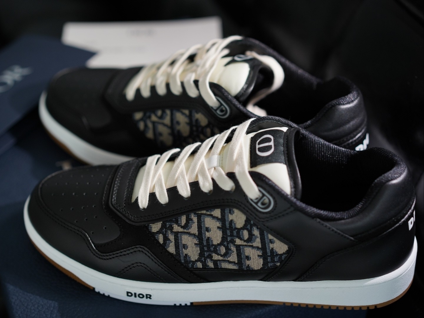 Dior B27 Low-Top Sneakers Black 착용 스타일