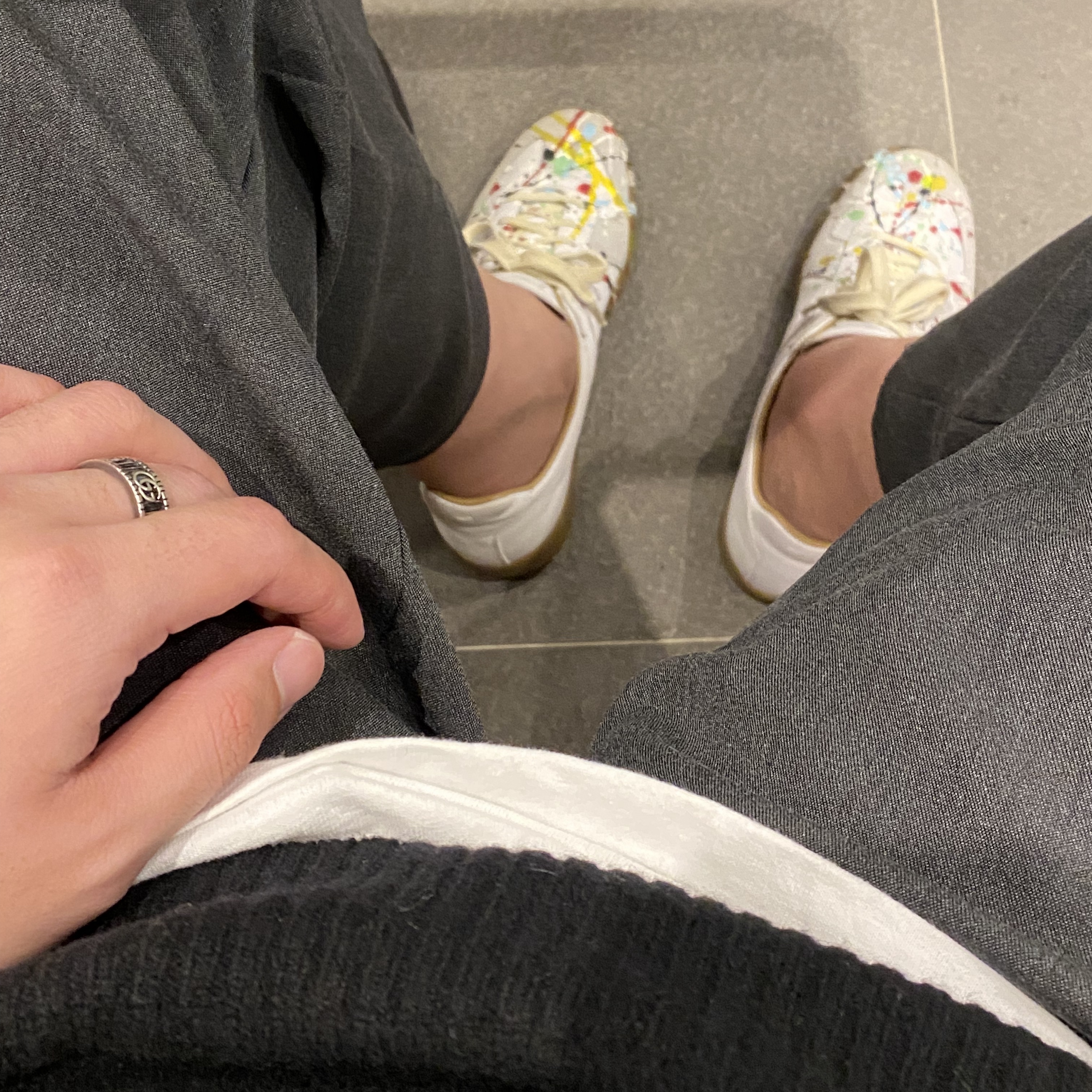 Maison Margiela Replica Paint Drop Sneakers 착용 스타일