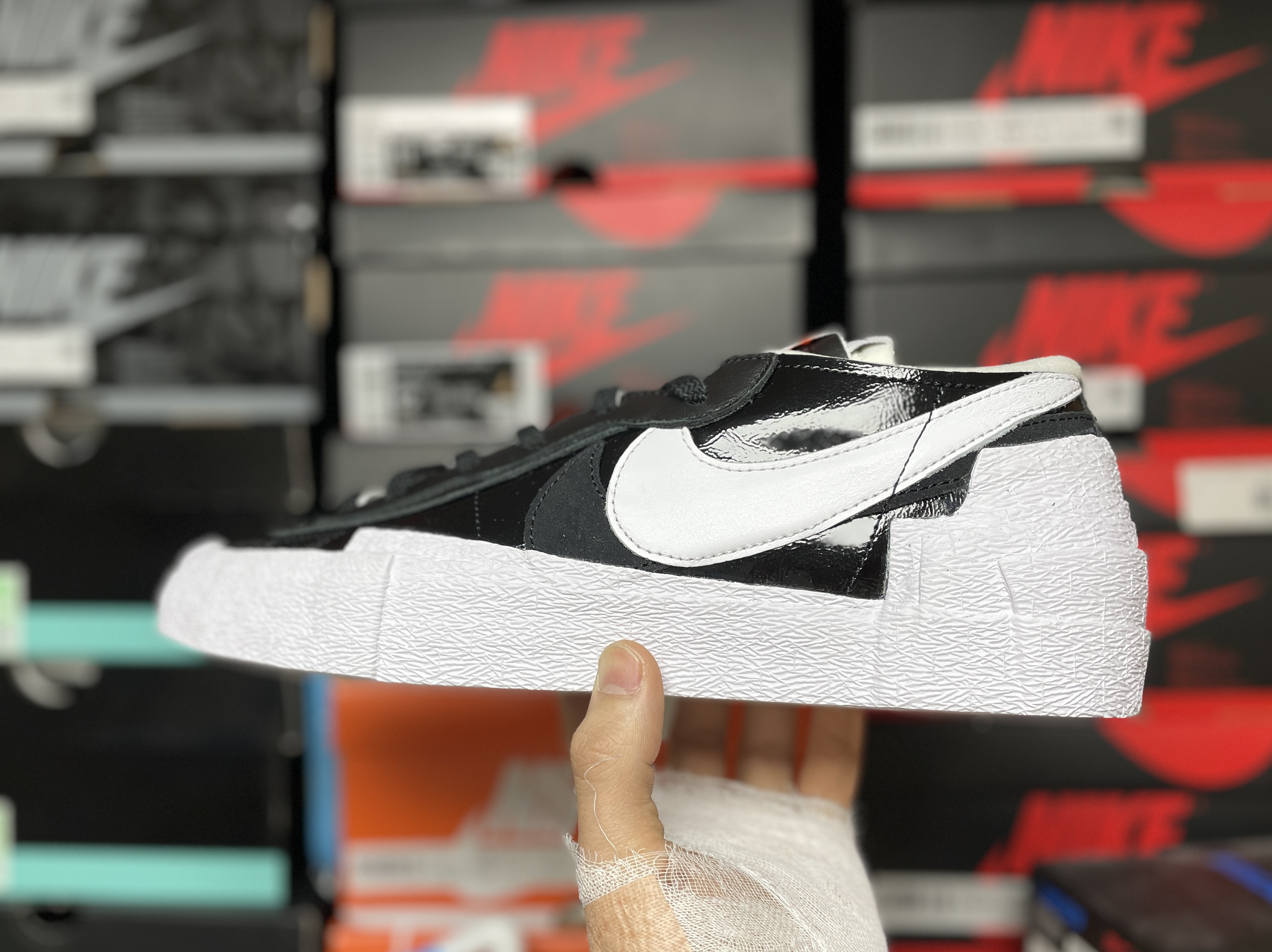 Nike x Sacai Blazer Low Black Patent Leather 착용 스타일