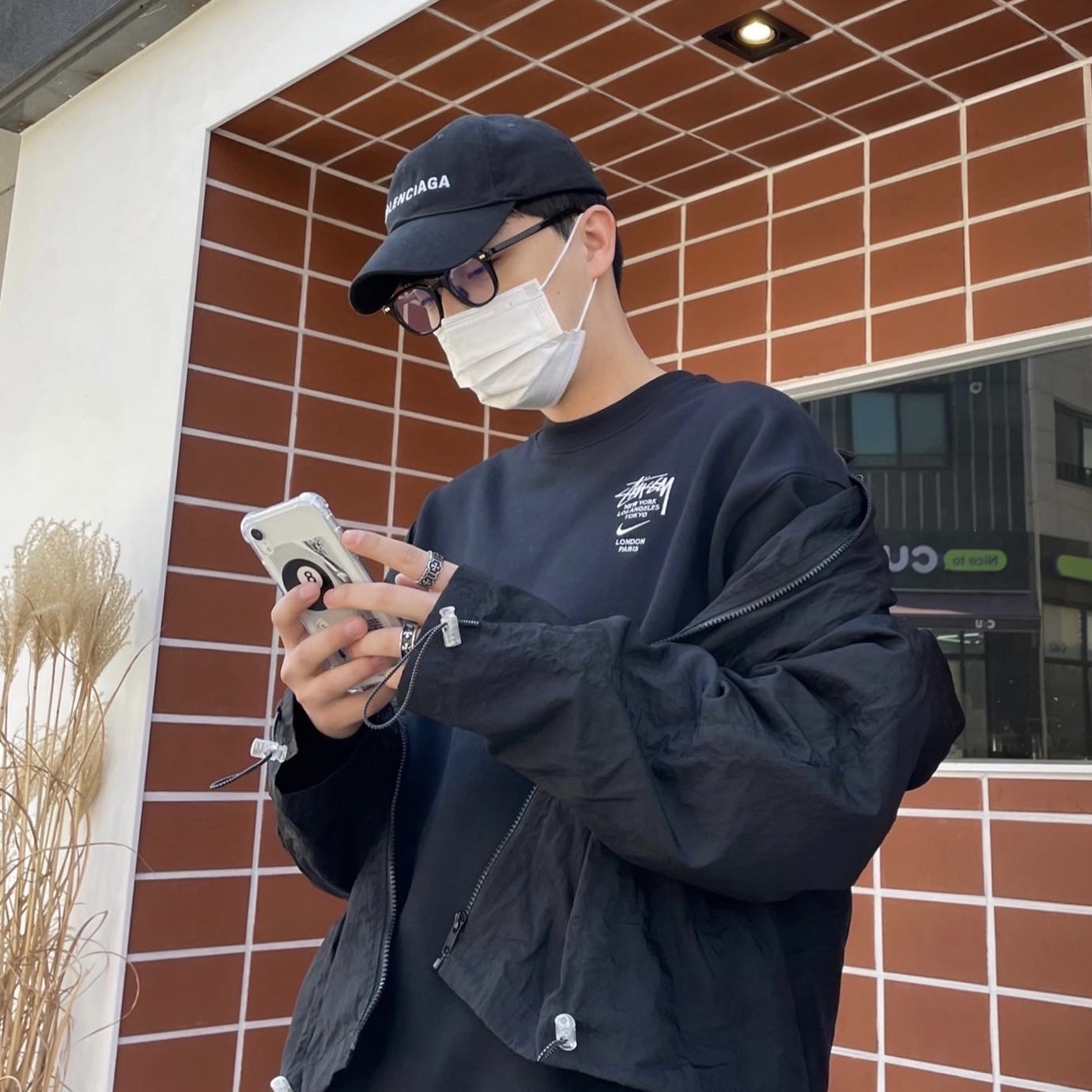Nike x Stussy NRG ZR Fleece Crewneck Black - US/EU, Balenciaga Political Campaign Destroyed Cap Black 착용 스타일