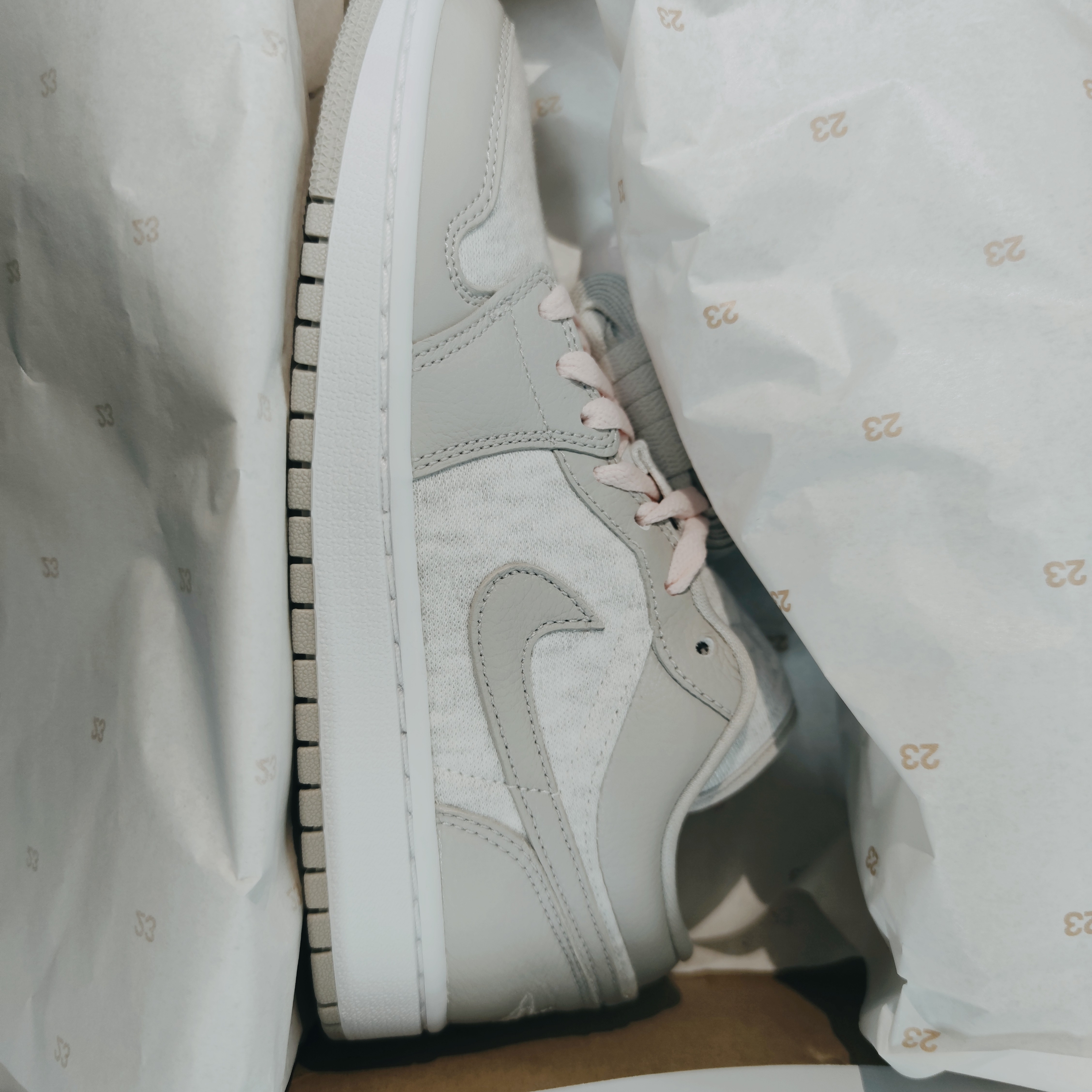 (W) Jordan 1 Low SE Light Iron Ore Atmosphere 착용 스타일 - 2