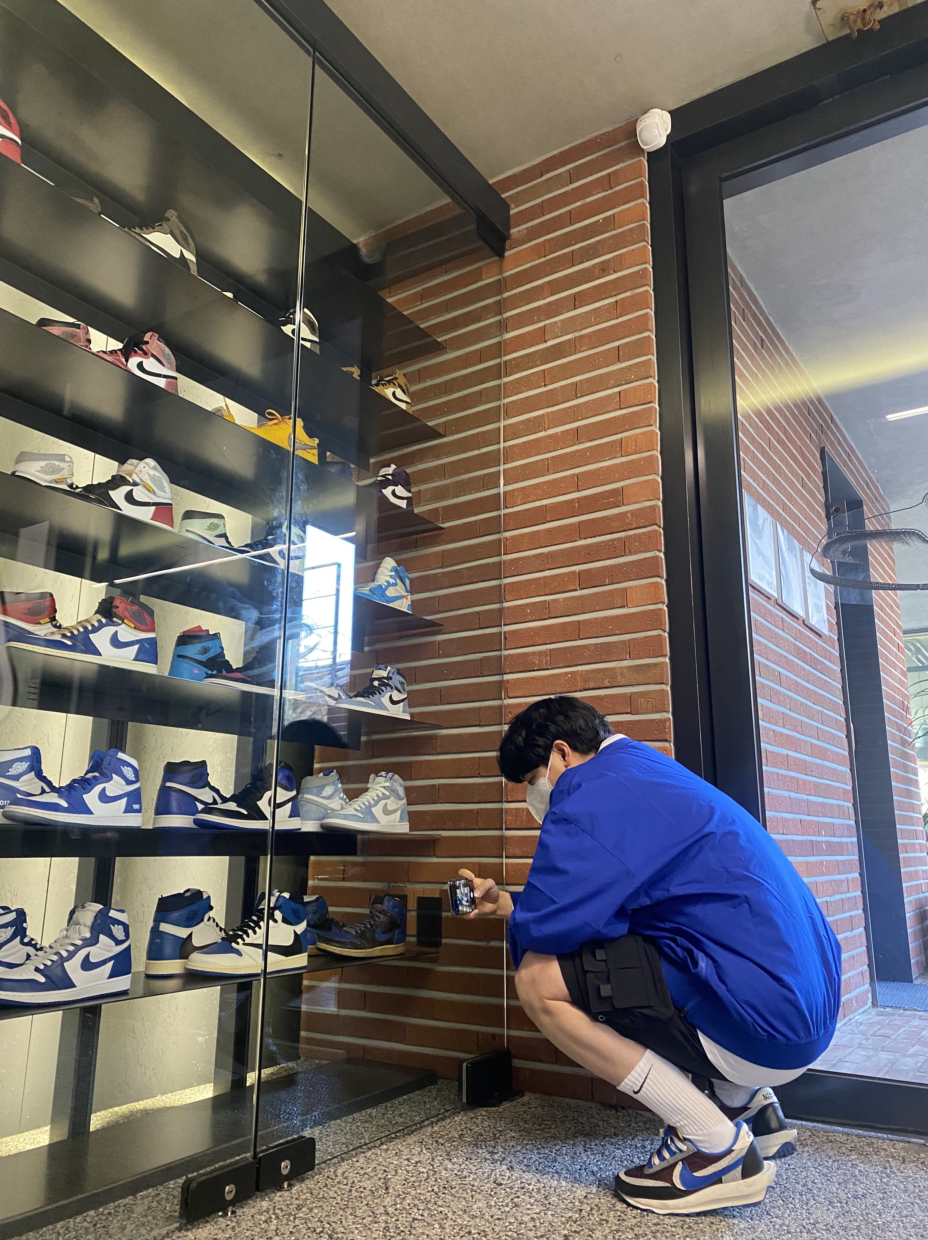 Nike x Sacai x Undercover LDWaffle Night Maroon Team Royal, Nike ACG Cargo Shorts Black - Asia 착용 스타일 - 1