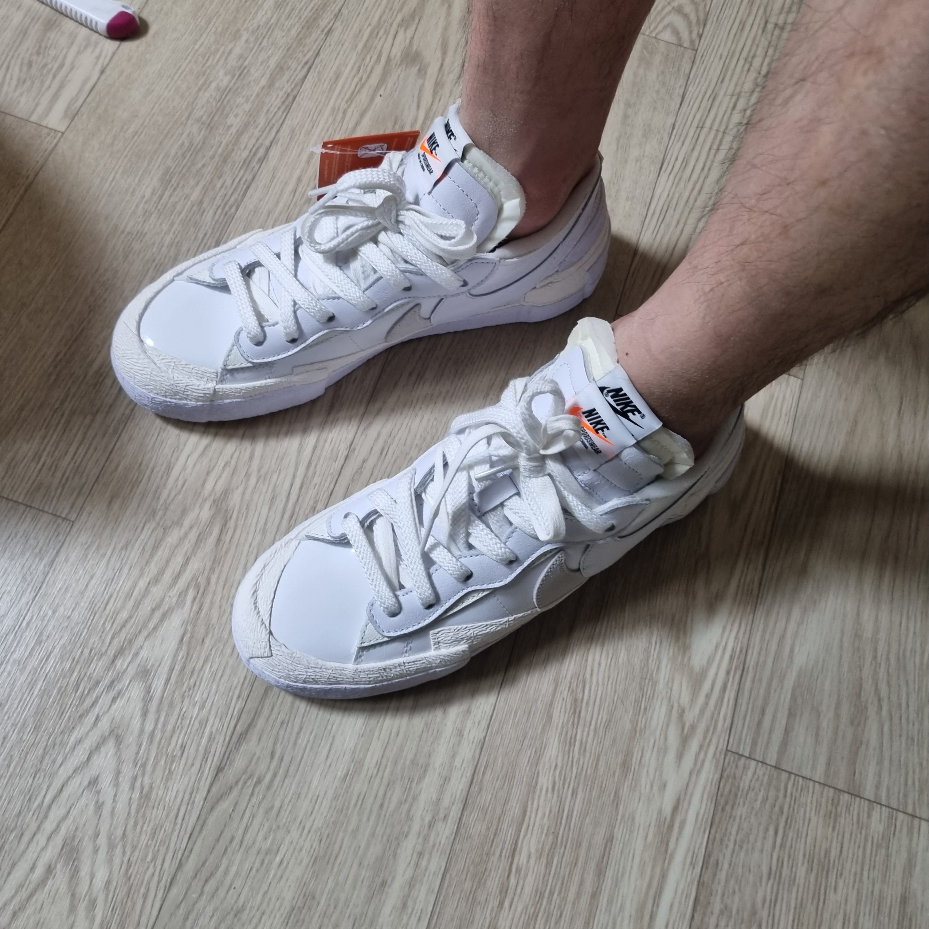 Nike x Sacai Blazer Low White Patent Leather 착용 스타일
